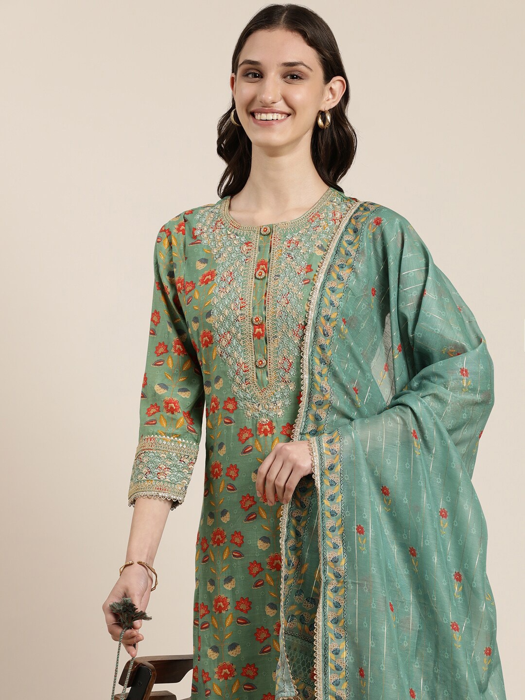 

SHOWOFF Floral Printed Regular Gotta Patti Kurta With Trousers & Dupatta, Green