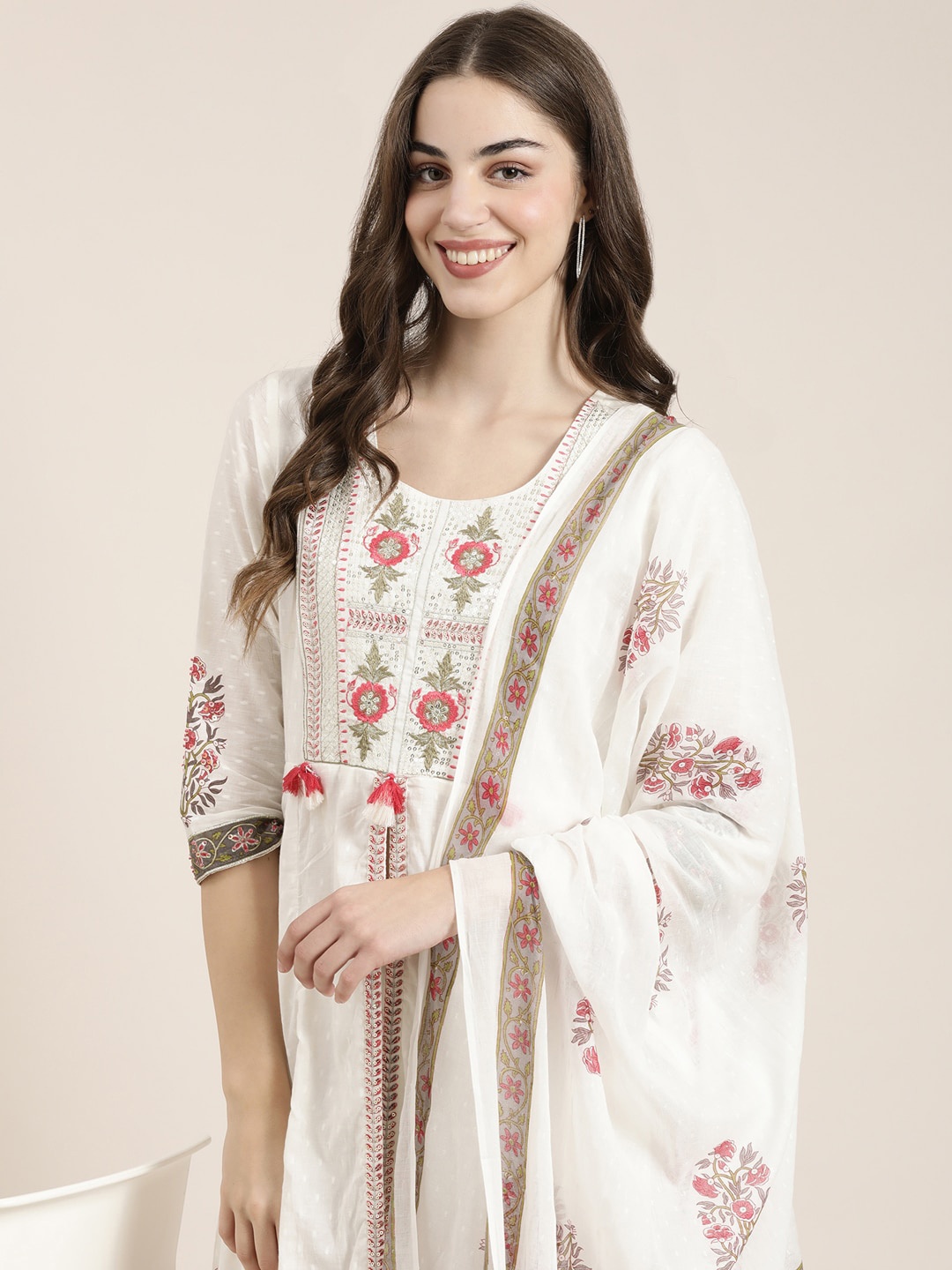 

SHOWOFF Floral Printed High Slit Thread Work Kurta With Trousers & With Dupatta, Off white