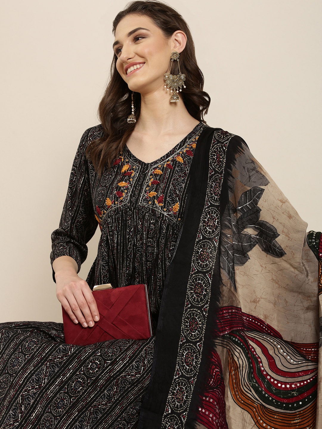 

SHOWOFF Ethnic Motifs Printed Empire Thread Work Kurta With Trousers & Dupatta, Black