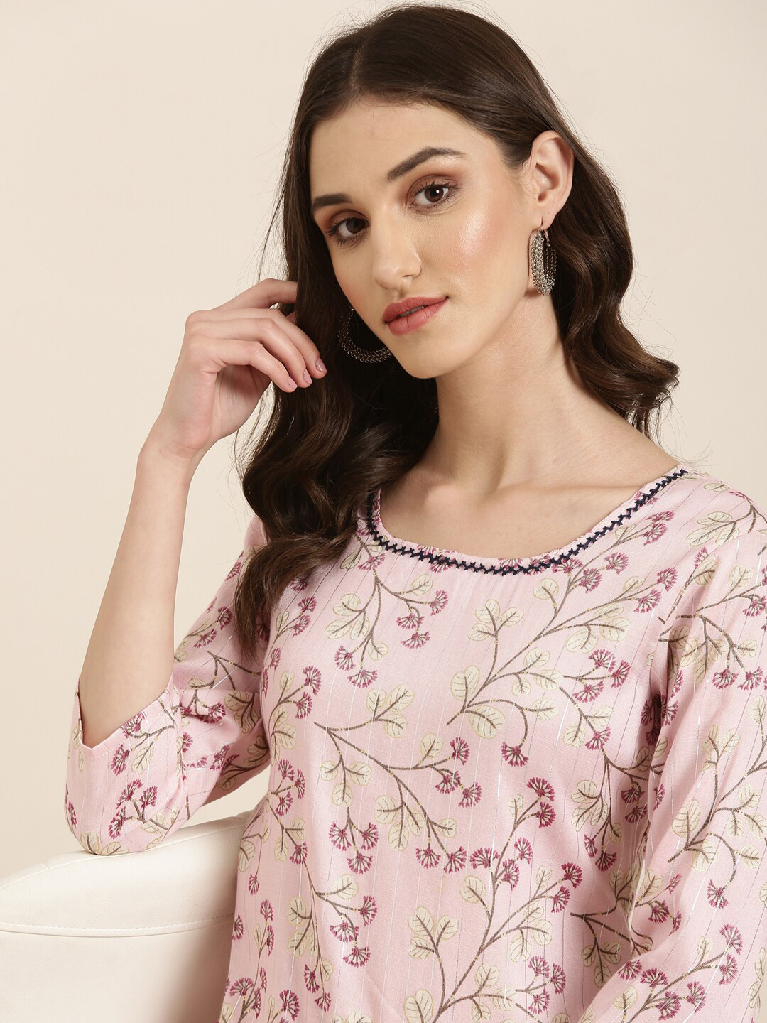 

SHOWOFF Floral Printed Thread Work Kurta with Trousers, Pink