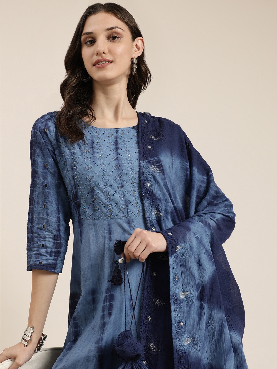 

SHOWOFF Dyed Regular Beads And Stones Kurta With Palazzos & Dupatta, Navy blue