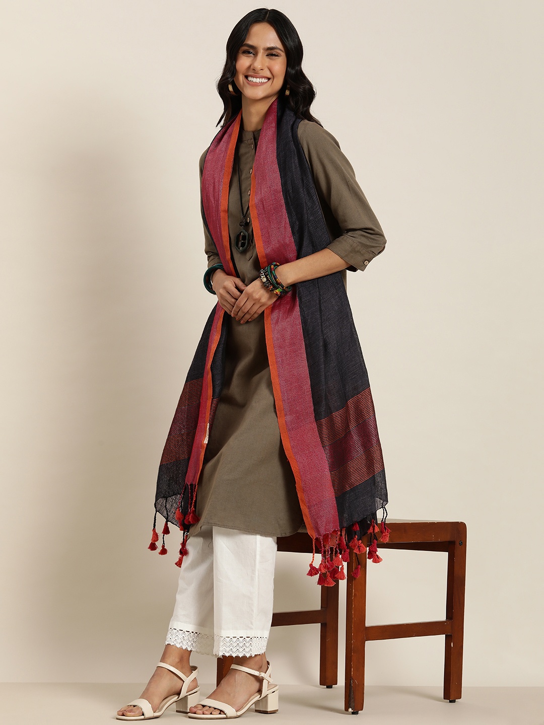 

Taavi Linen Handloom Dupatta with Zari, Navy blue