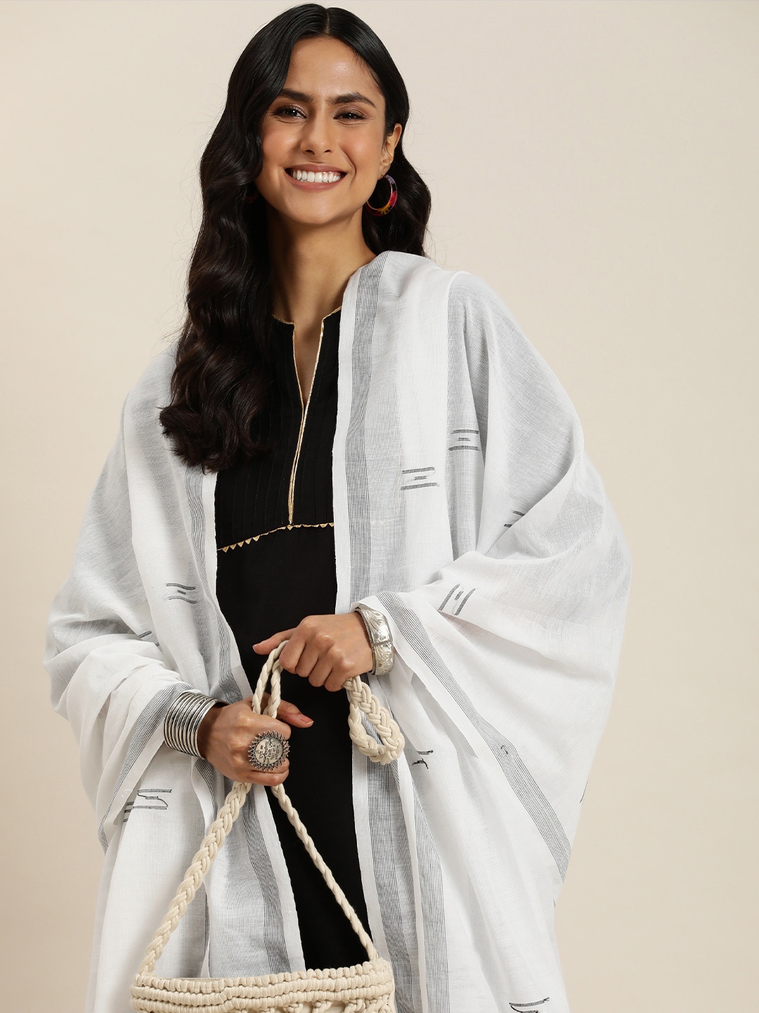 

Taavi Woven Design Handloom Sustainable Dupatta, White