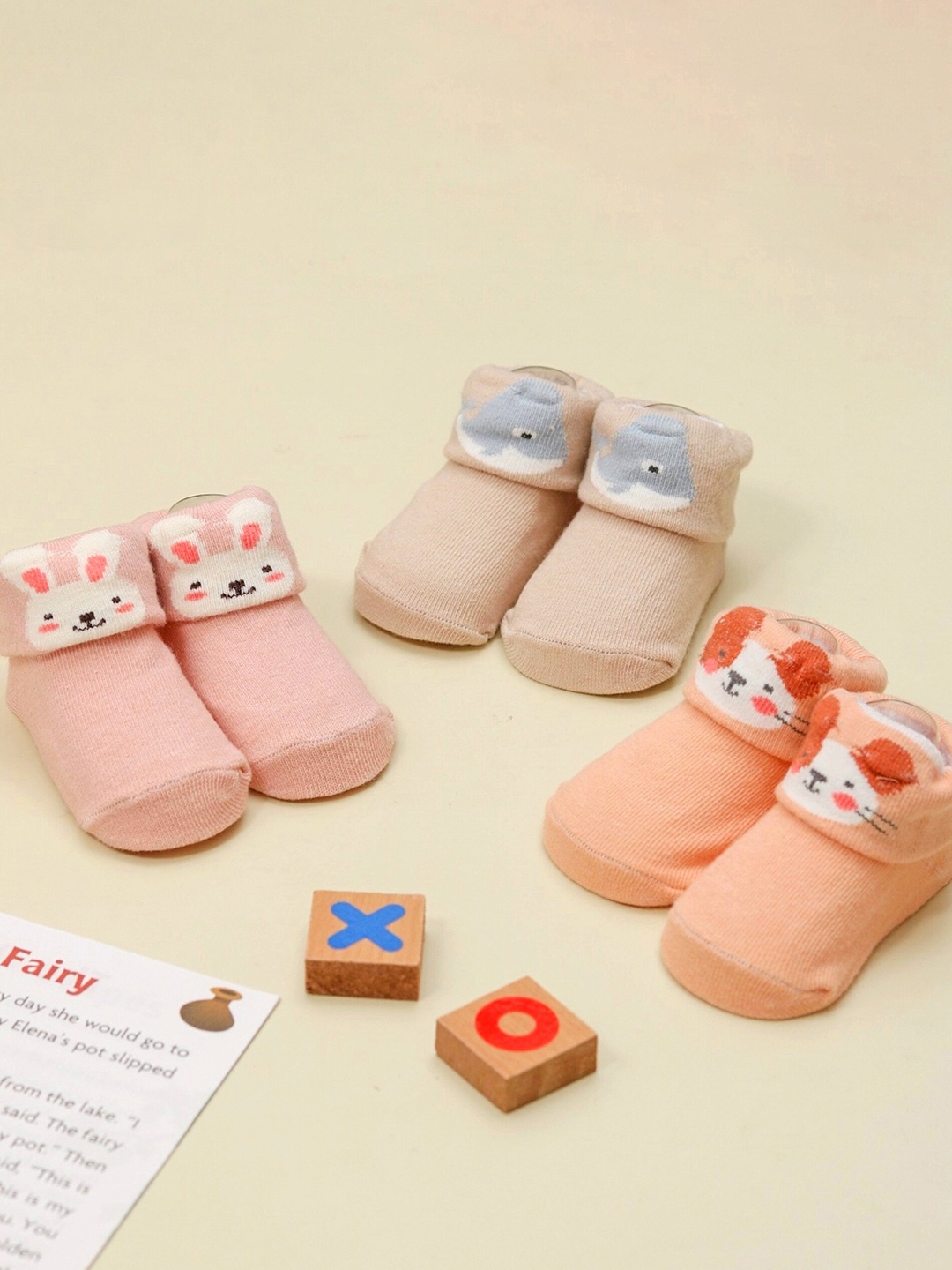 

Yellow Bee Infant Girls Pack Of 3 Patterned Anti-Skid Cotton Ankle Socks, Peach