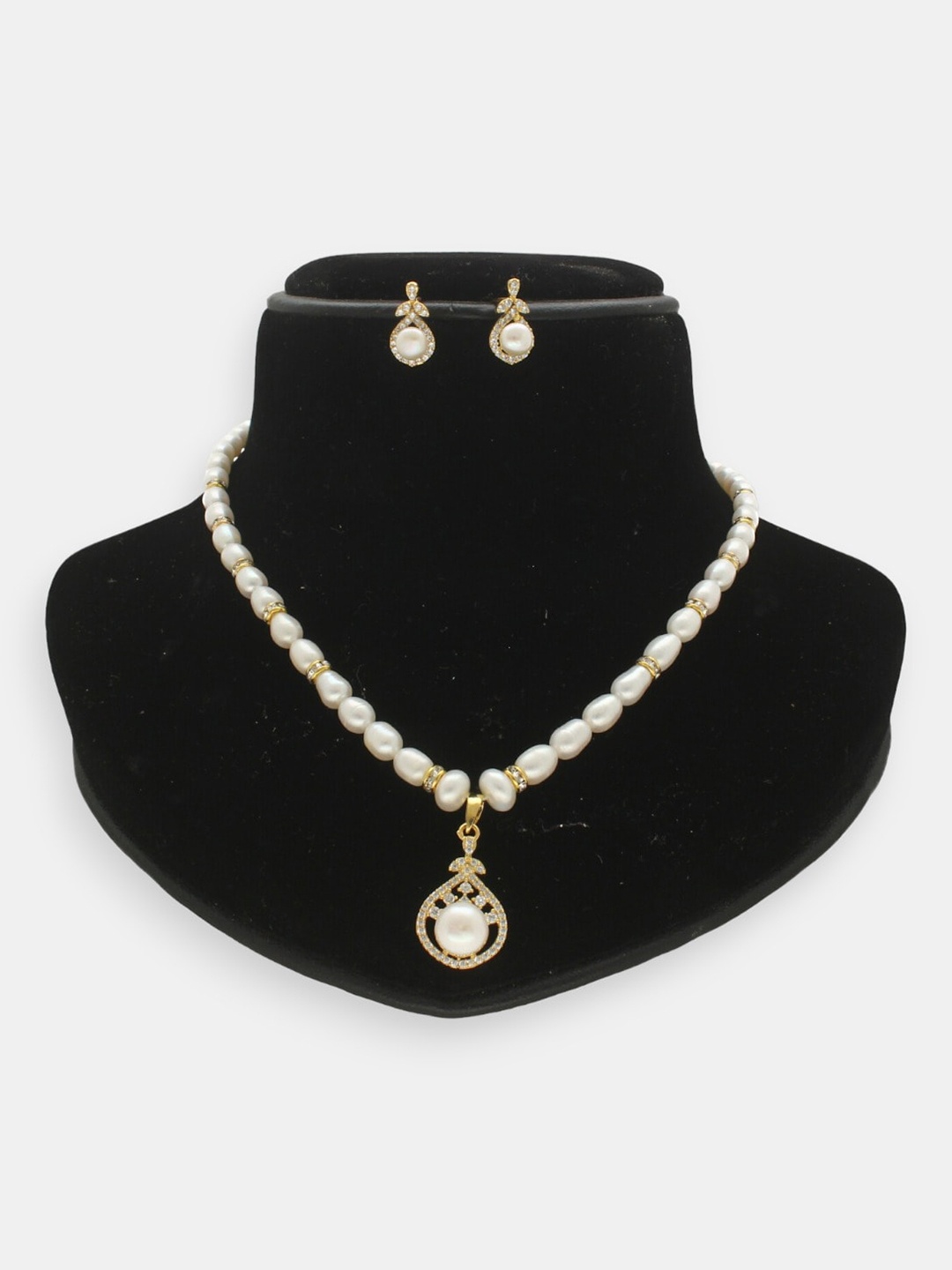 

Sri Jagdamba Pearls Dealer Gold-Plated CZ-Studded & Beaded Jewellery Set