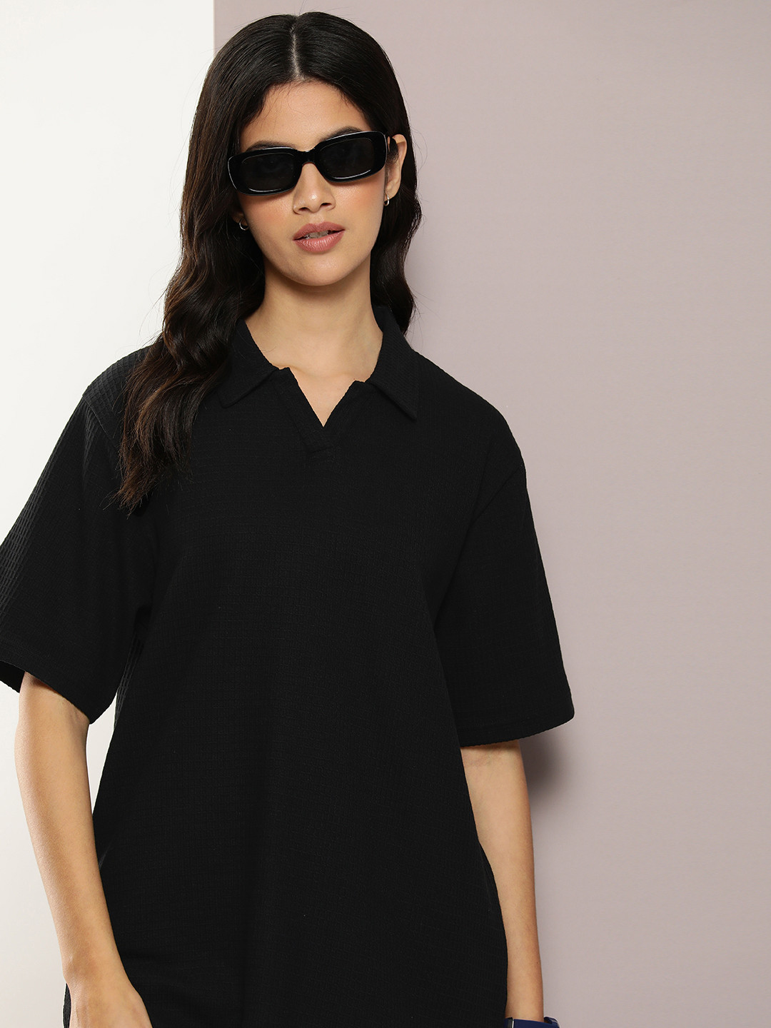 

DILLINGER Women Waffle Structure Self Design Oversized Polo Collar T-shirt, Black
