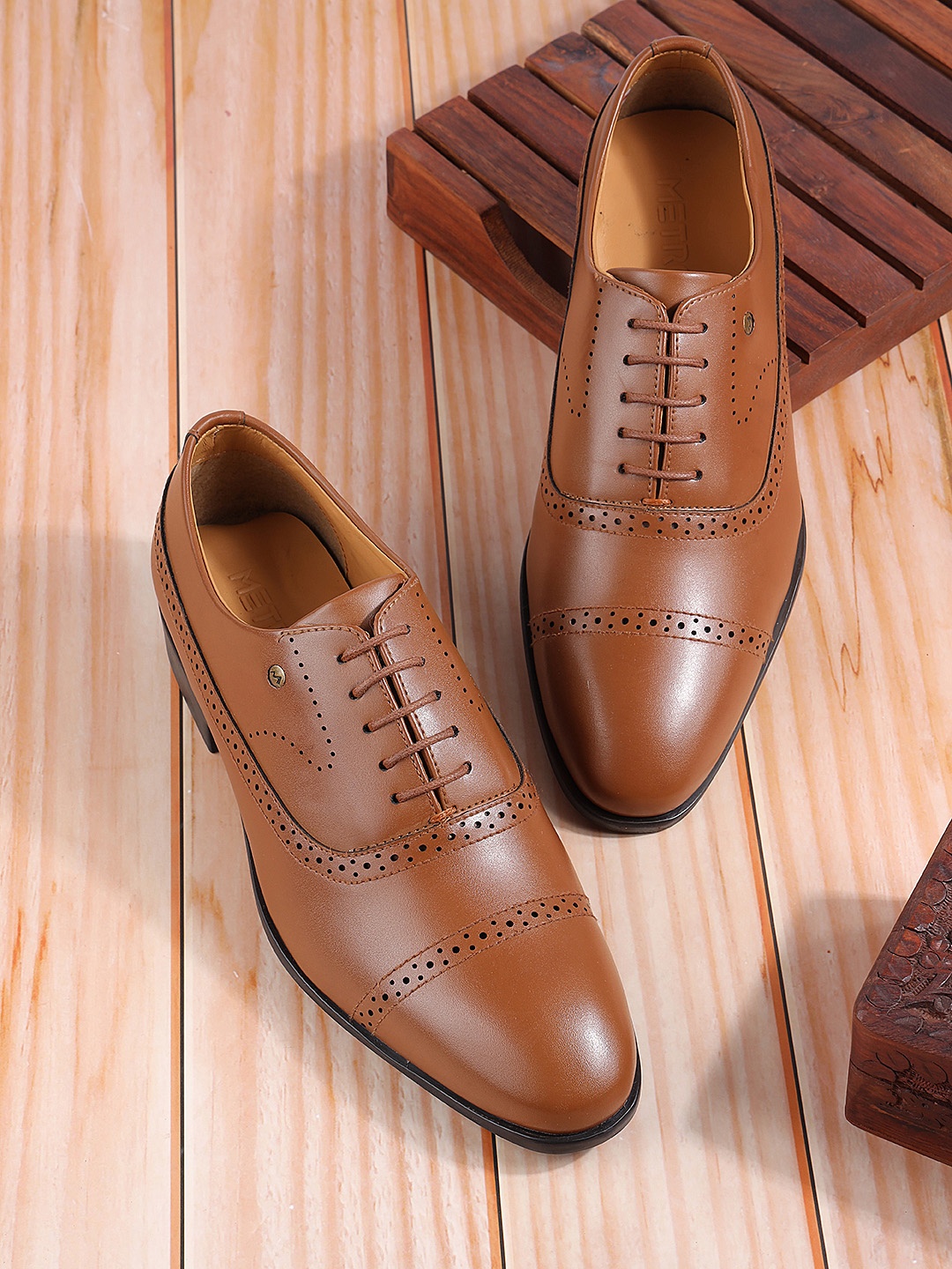 

Metro Men Perforated Formal Brogues, Tan