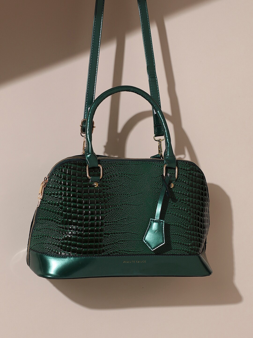 

HAUTE SAUCE by Campus Sutra Textured Structured Handheld Bag, Green