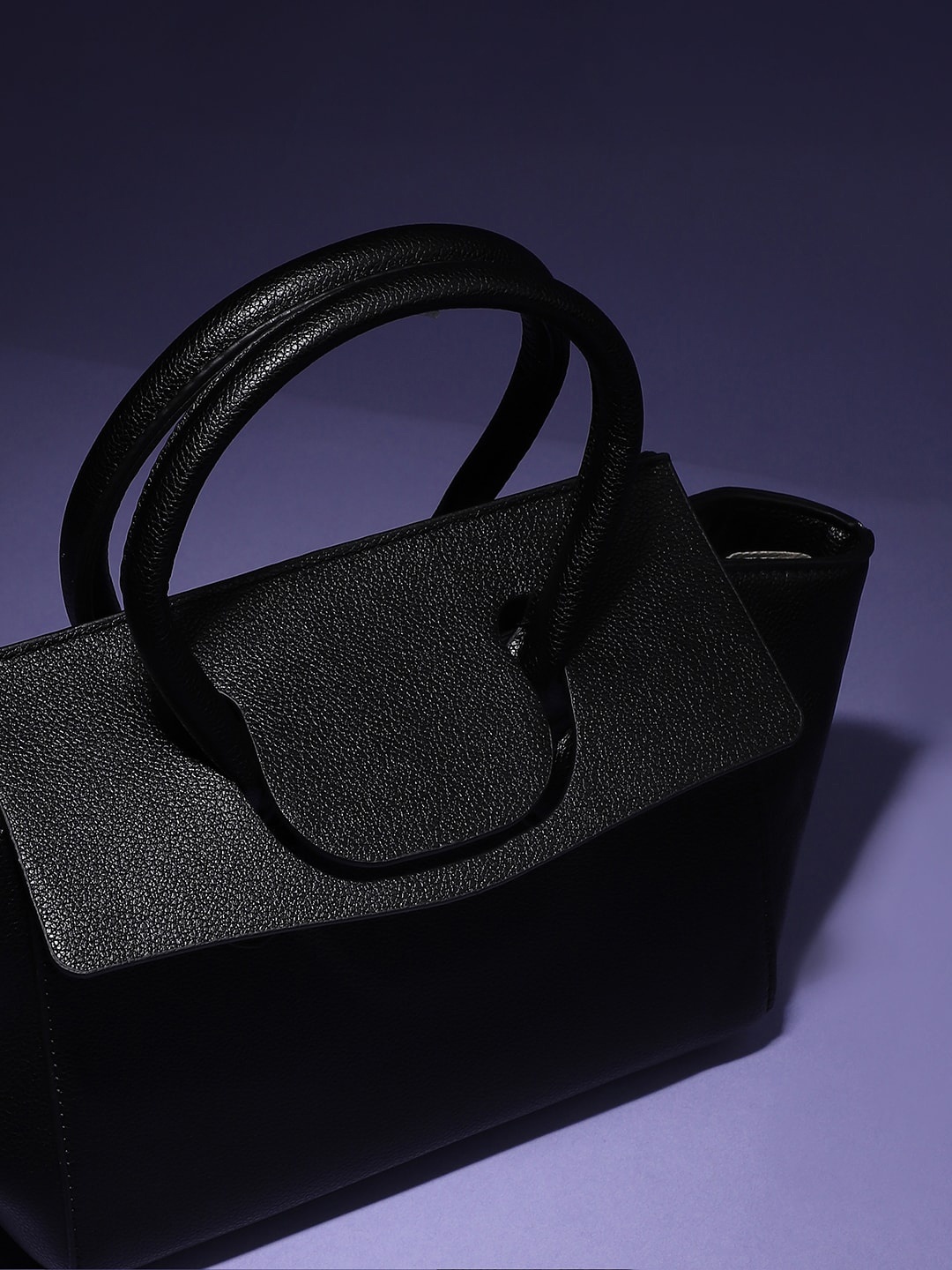 

HAUTE SAUCE by Campus Sutra Textured Structured Handheld Bag, Black