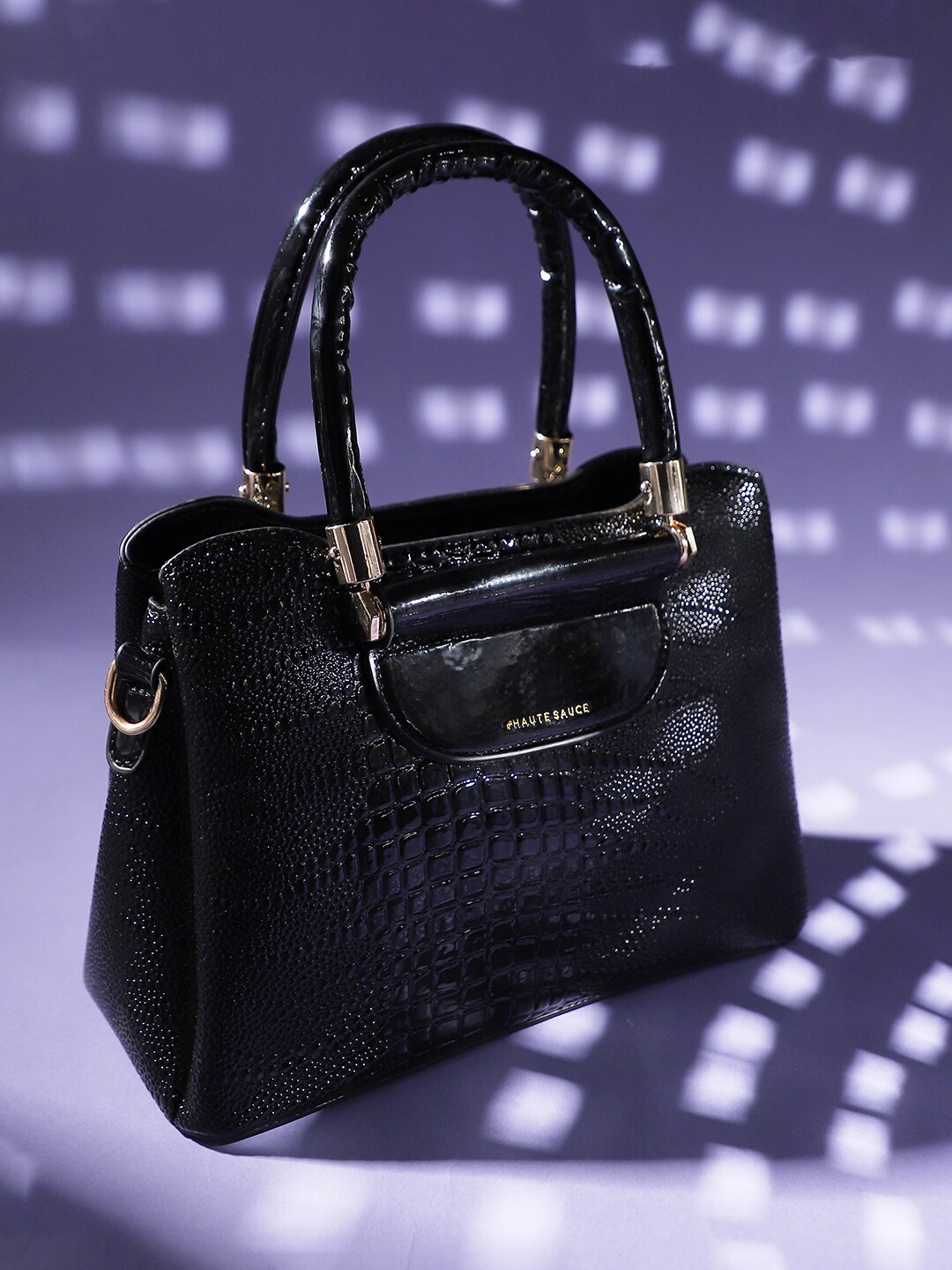 

HAUTE SAUCE by Campus Sutra Textured Handheld Bag, Black