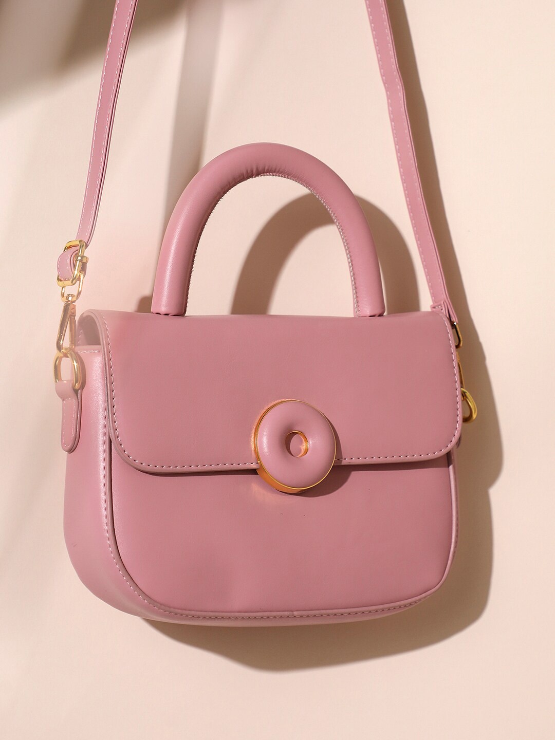 

HAUTE SAUCE by Campus Sutra Structured Handheld Bag, Pink
