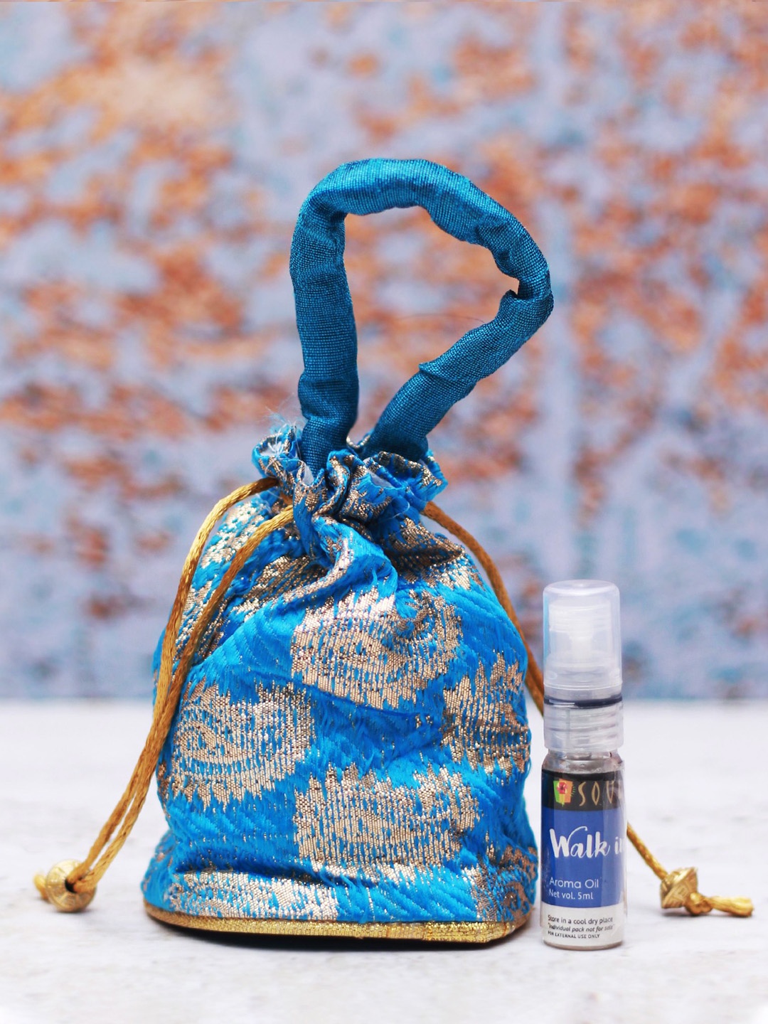 

Soulflower Walk in the Wood Aroma Pouch With Bottle, Blue