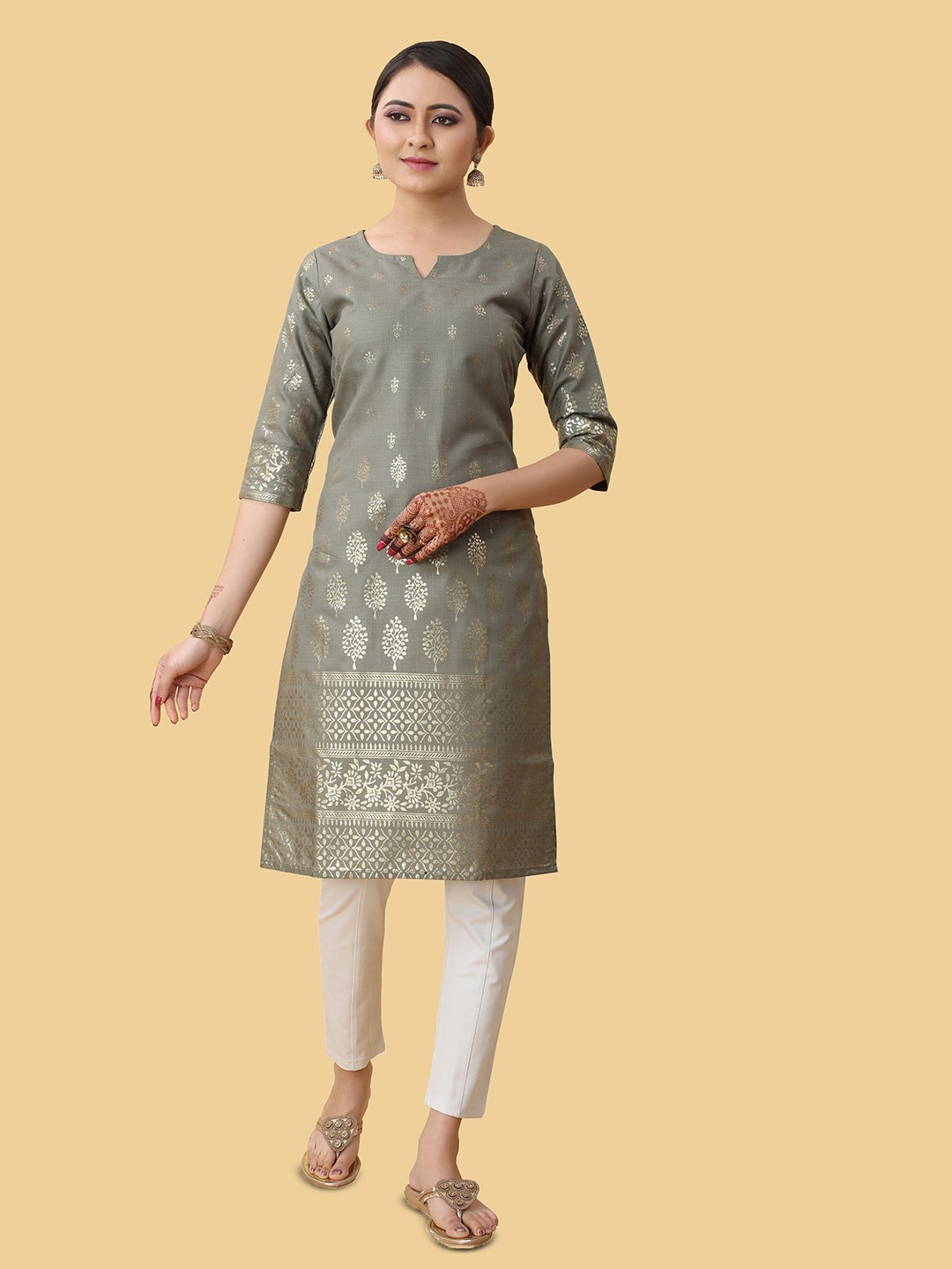 

Kiwie Ethnic Motifs Foil Printed Straight Kurta, Grey