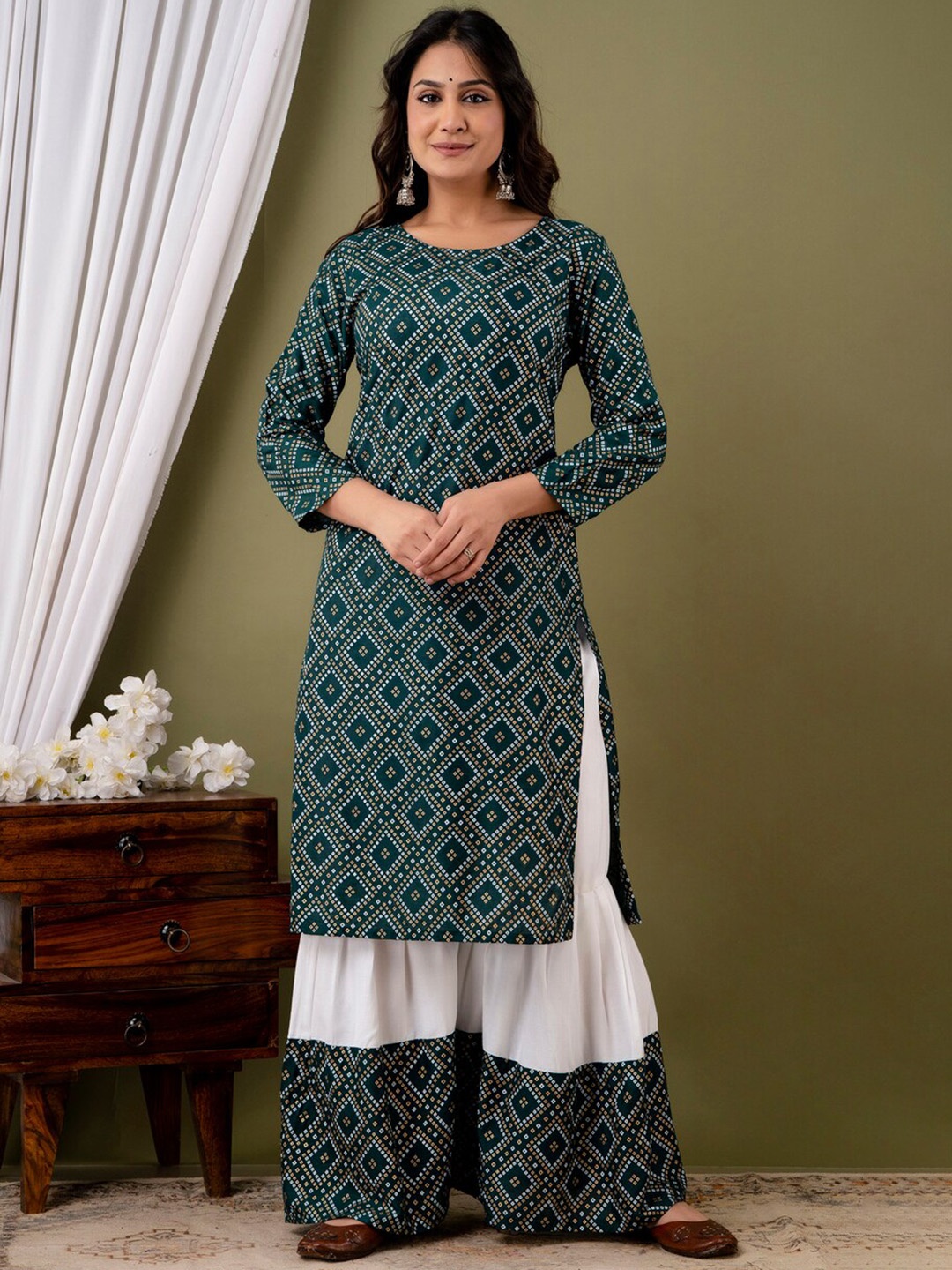 

Mialo fashion Bandhani Printed Regular Kurta with Sharara, Green
