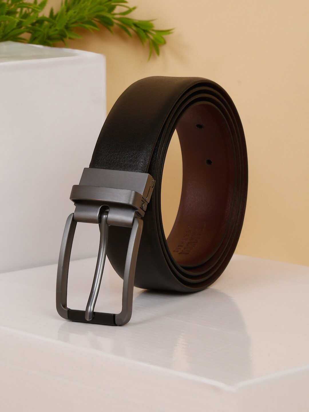 

Teakwood Leathers Men Leather Reversible Belt, Black