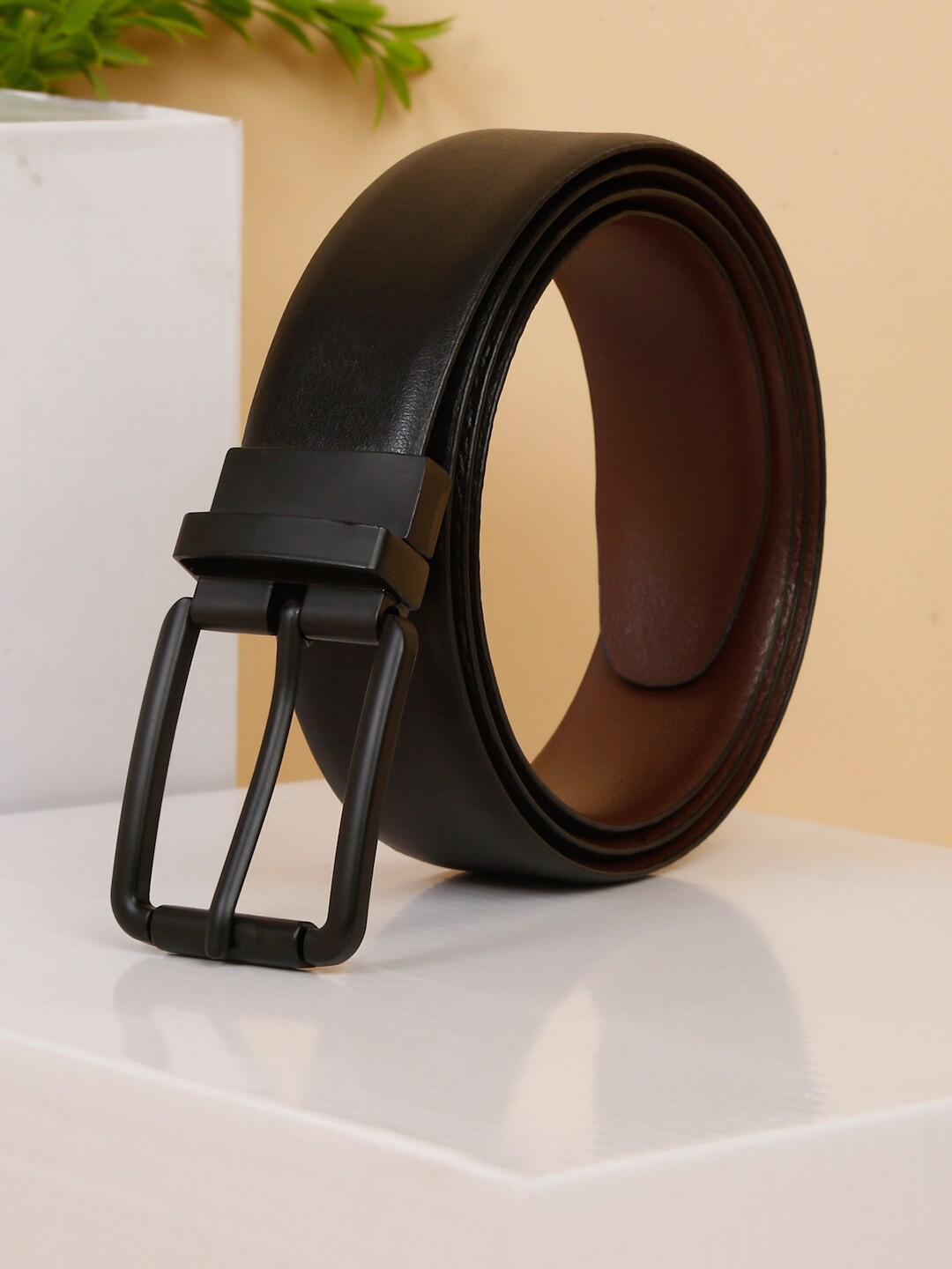 

Teakwood Leathers Men Leather Reversible Belt, Black