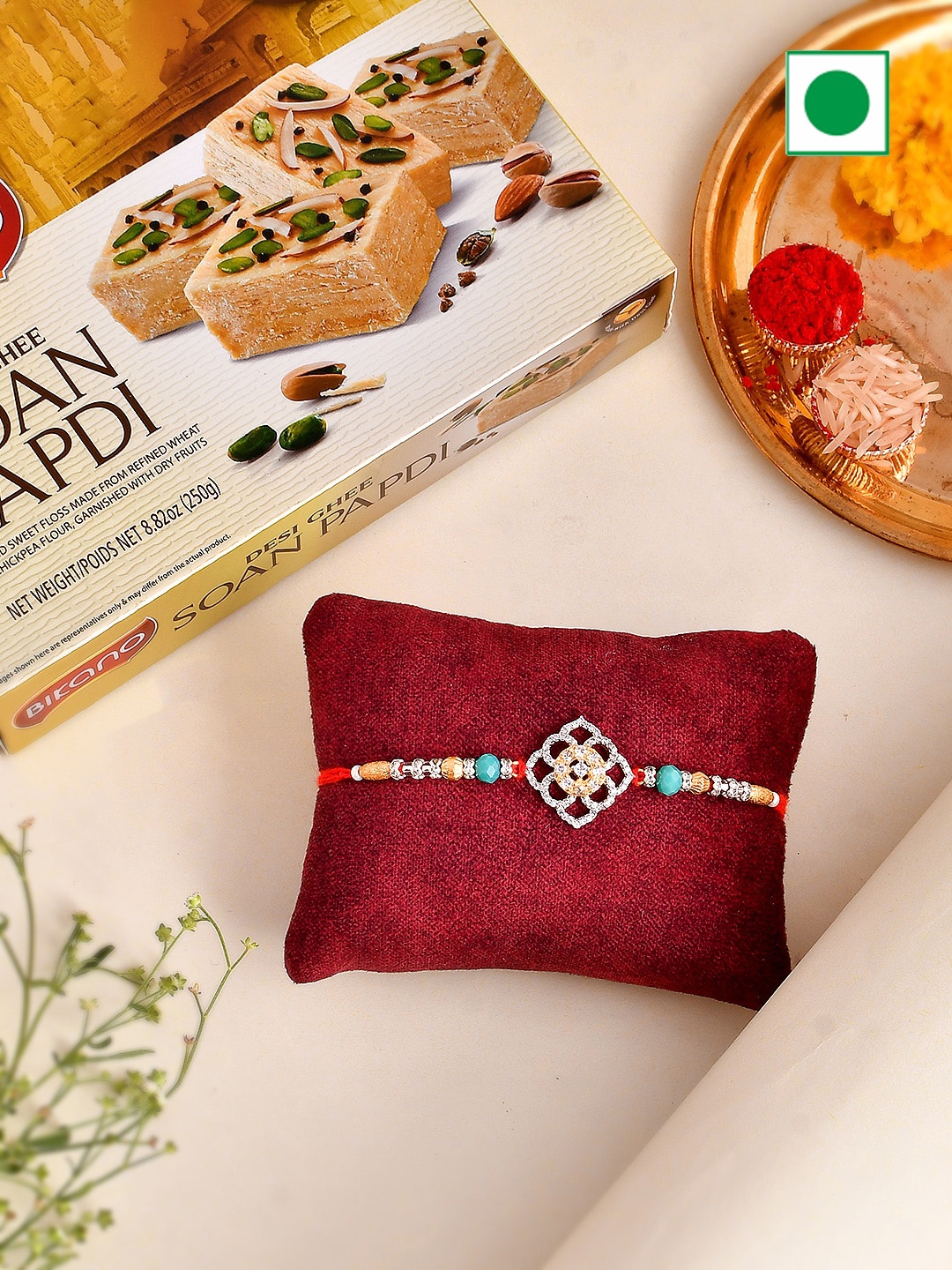 

Aapno Rajasthan Soan Papdi With Rakhi-200 g, Gold