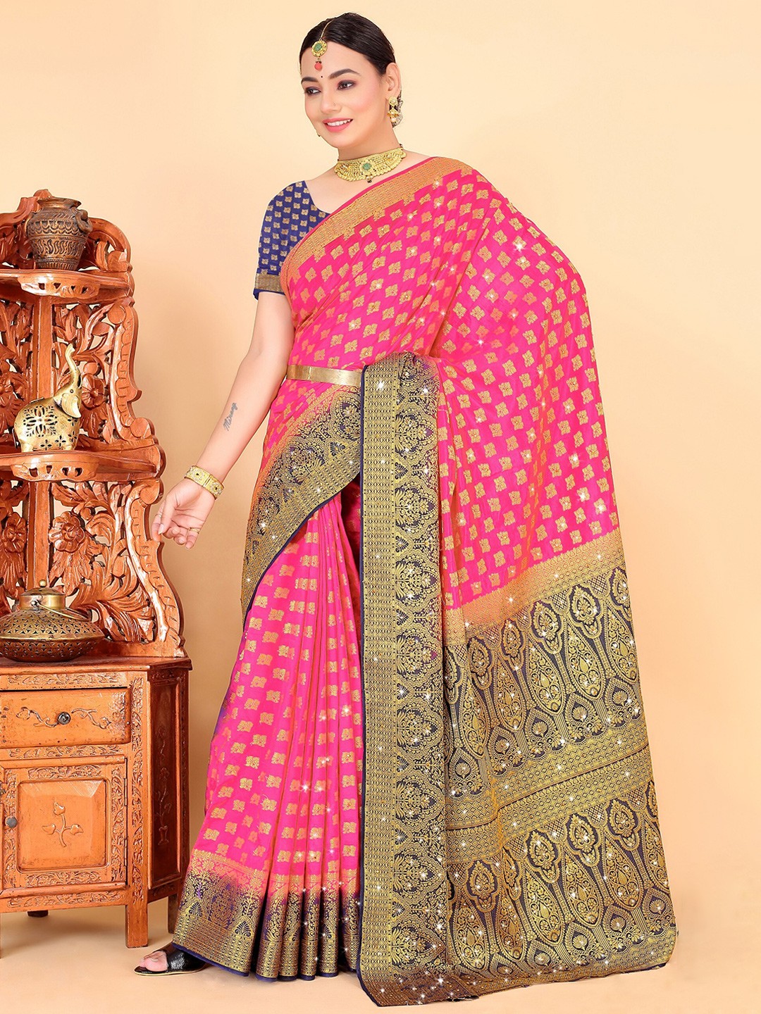 

Mitera Woven Design Zari Banarasi Saree, Pink