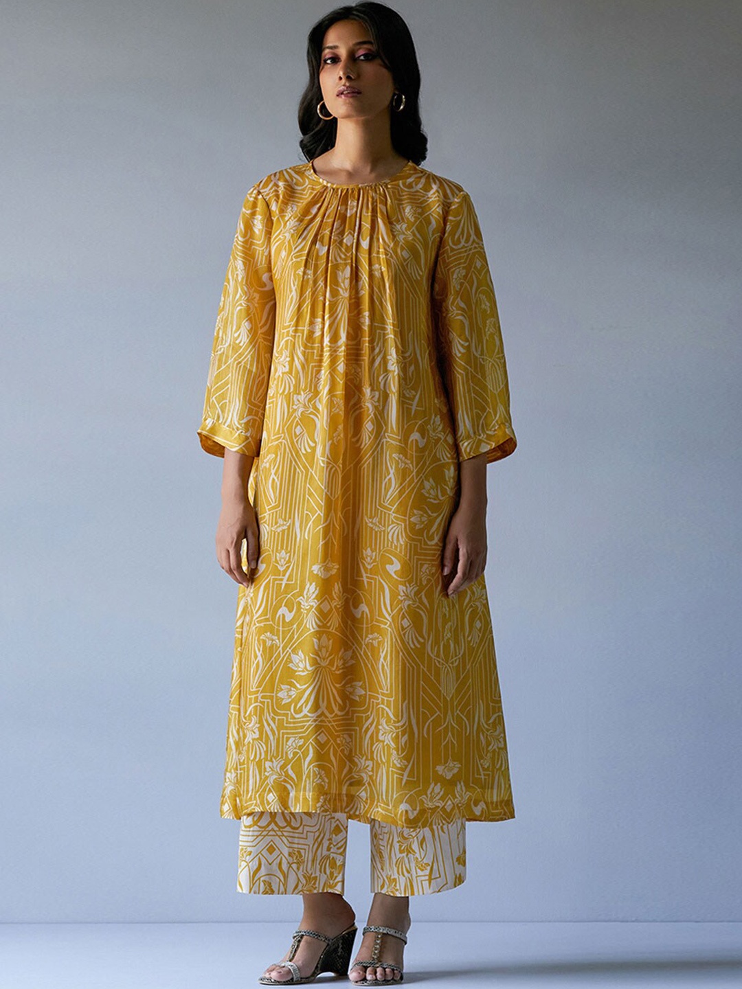 

Ganga Floral Printed A-Line Kurta with Palazzos, Yellow