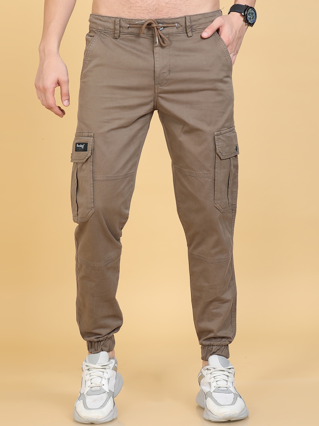

Reslag Men Mid-Rise Cotton Cargos Trousers, Bronze