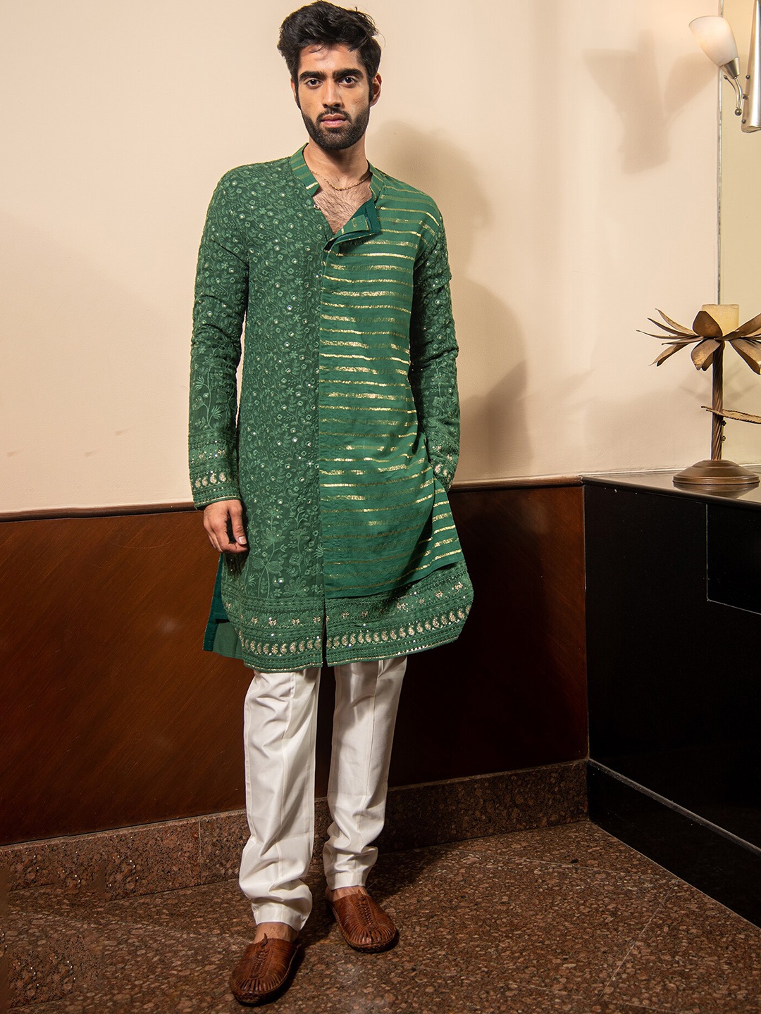 

Soniya g Mandarin Collar Ethnic Motifs Embroidered Sequinned Kurta with Trouser, Green