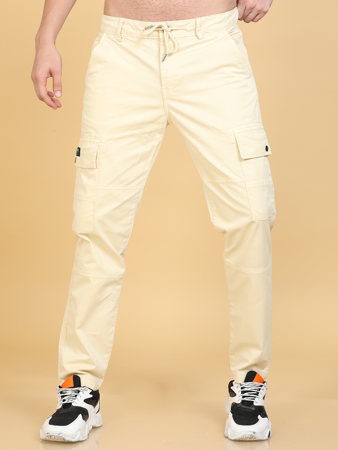 

Reslag Men Mid-Rise Cotton Cargos Trousers, Cream