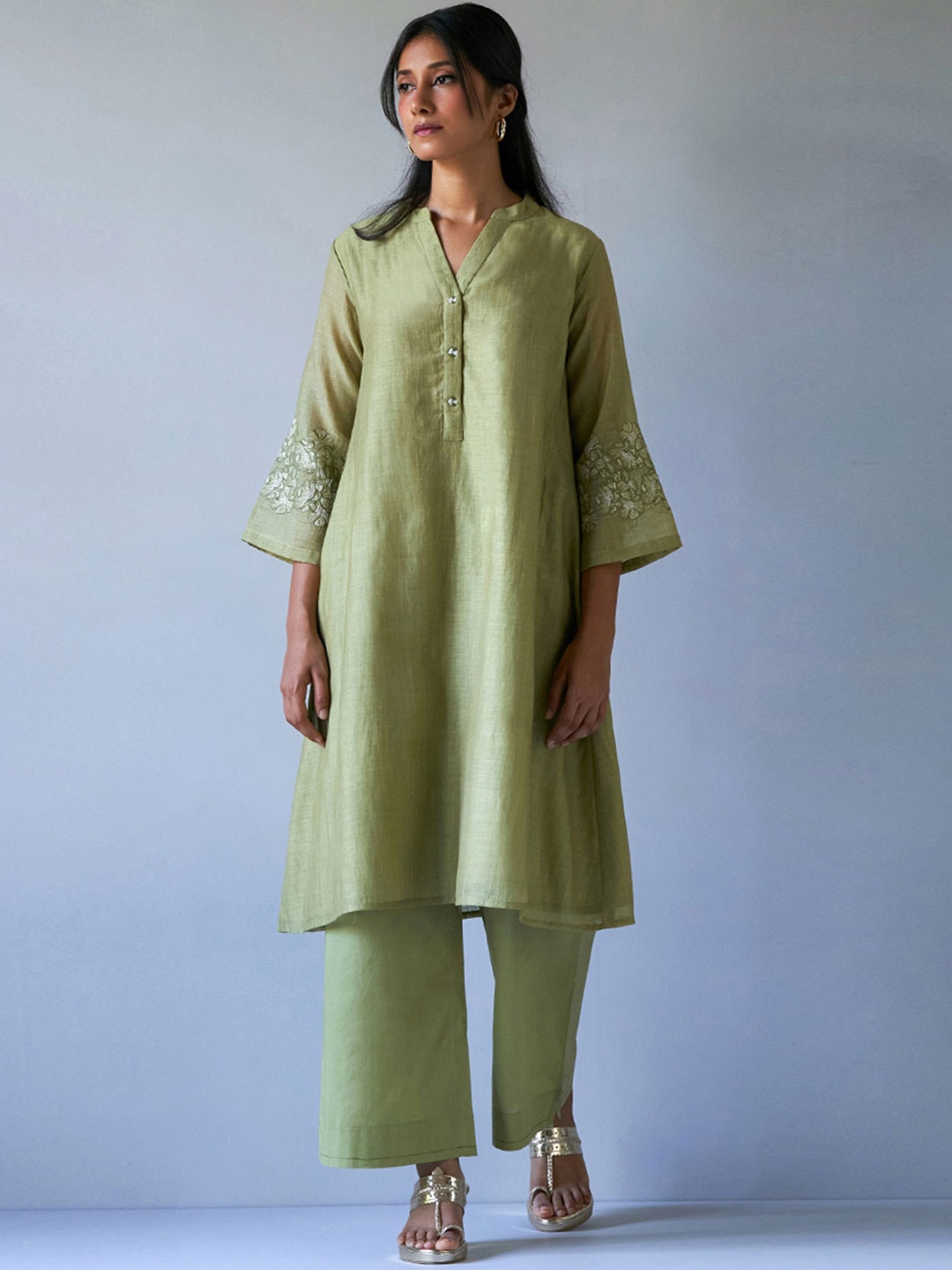 

Ganga Ethnic Motifs Embroidered Mandarin Collar Kurta with Palazzos, Green