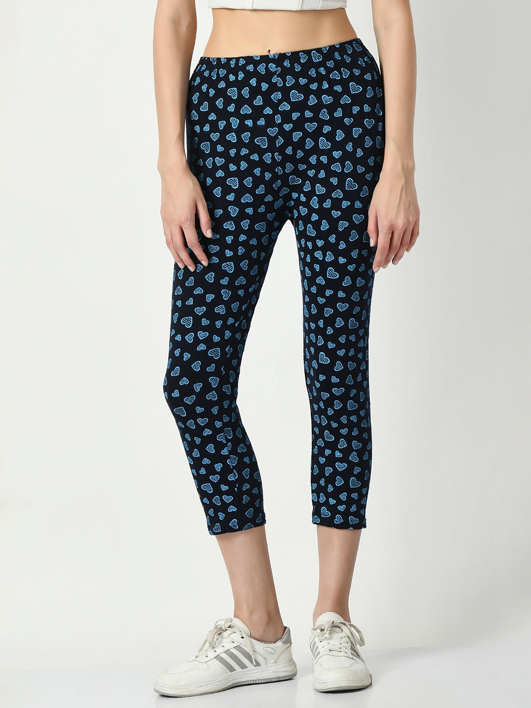 

BAESD Conversational Printed Slim Fit Mid-Rise Cotton Capris, Black