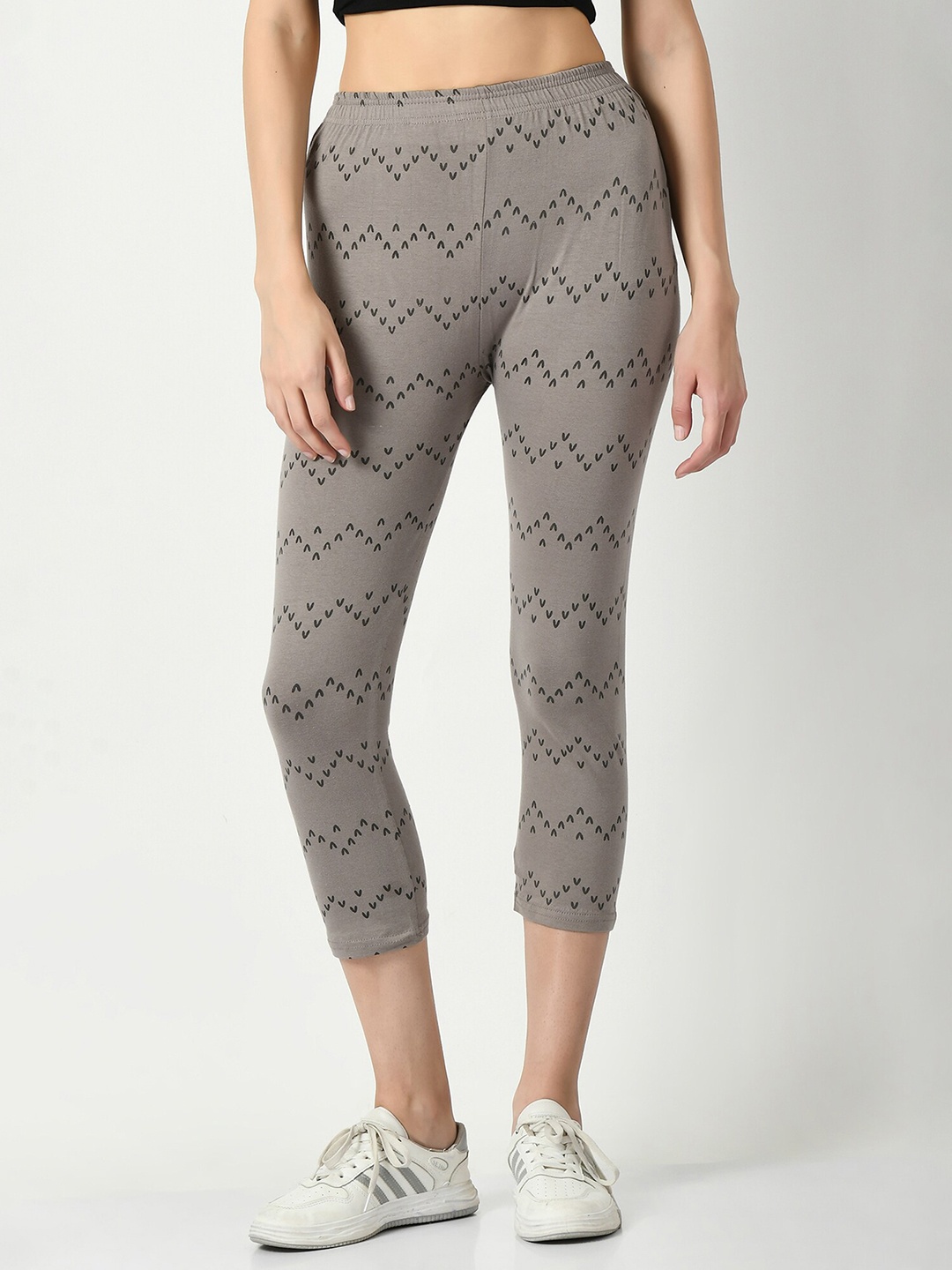 

BAESD Conversational Printed Slim Fit Mid-Rise Cotton Capris, Grey