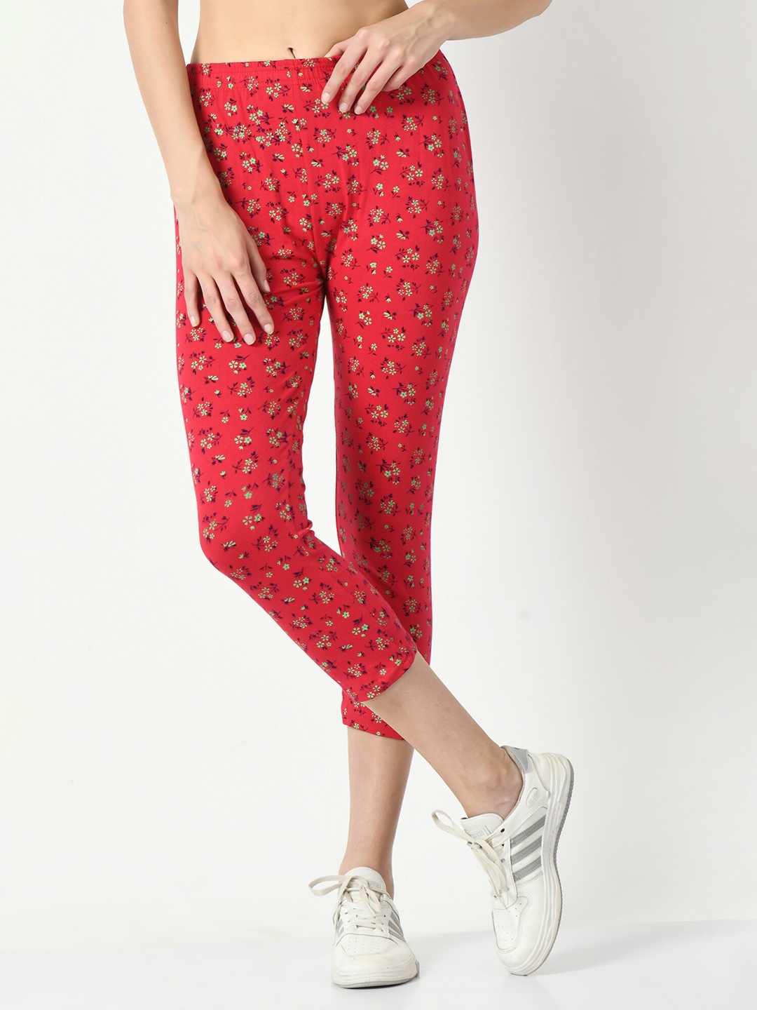 

BAESD Floral Printed Slim Fit Mid-Rise Cotton Capris, Red