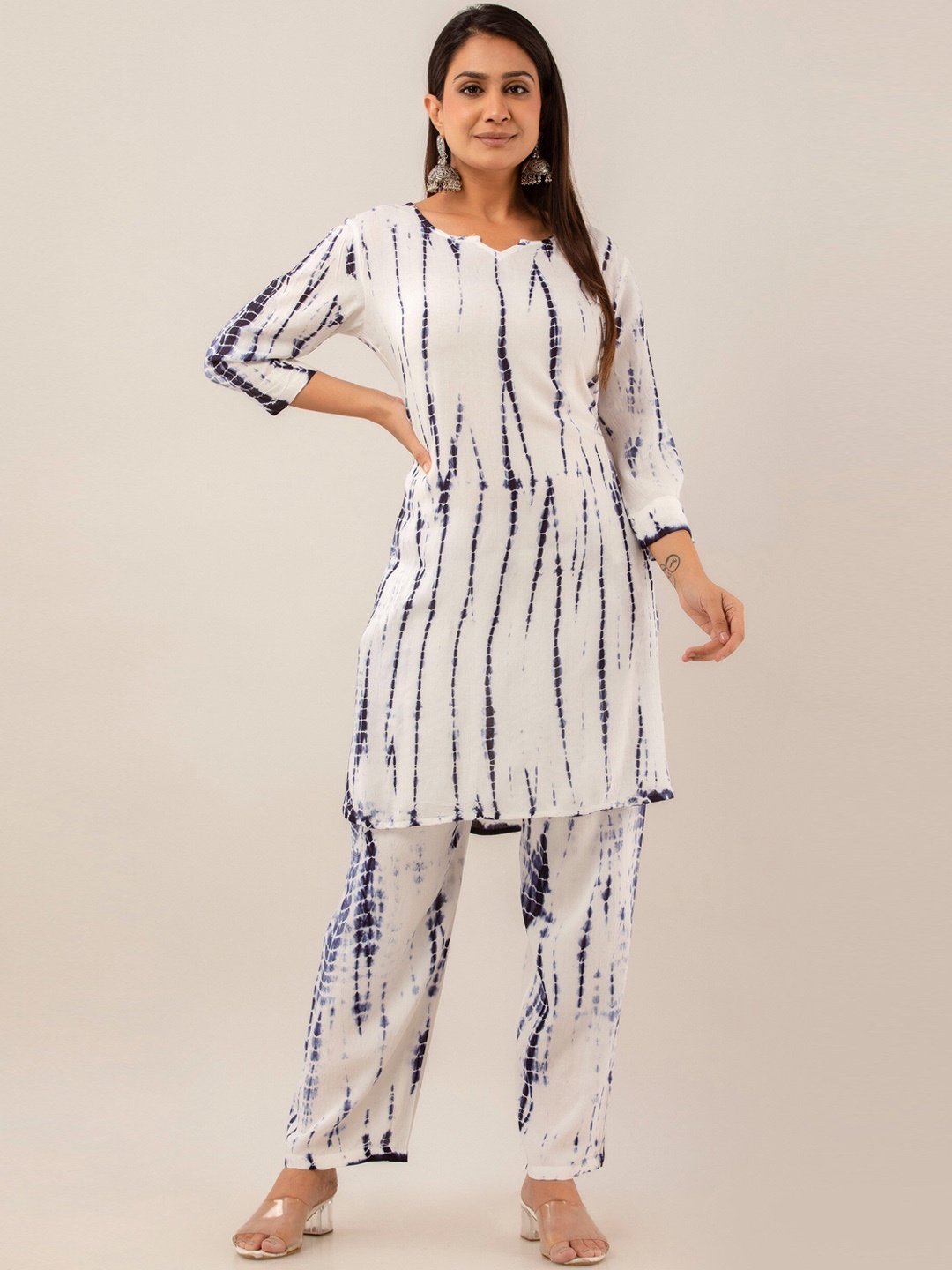 

CELEBRAVO Tie & Dyed Straight Kurta With Trousers, White