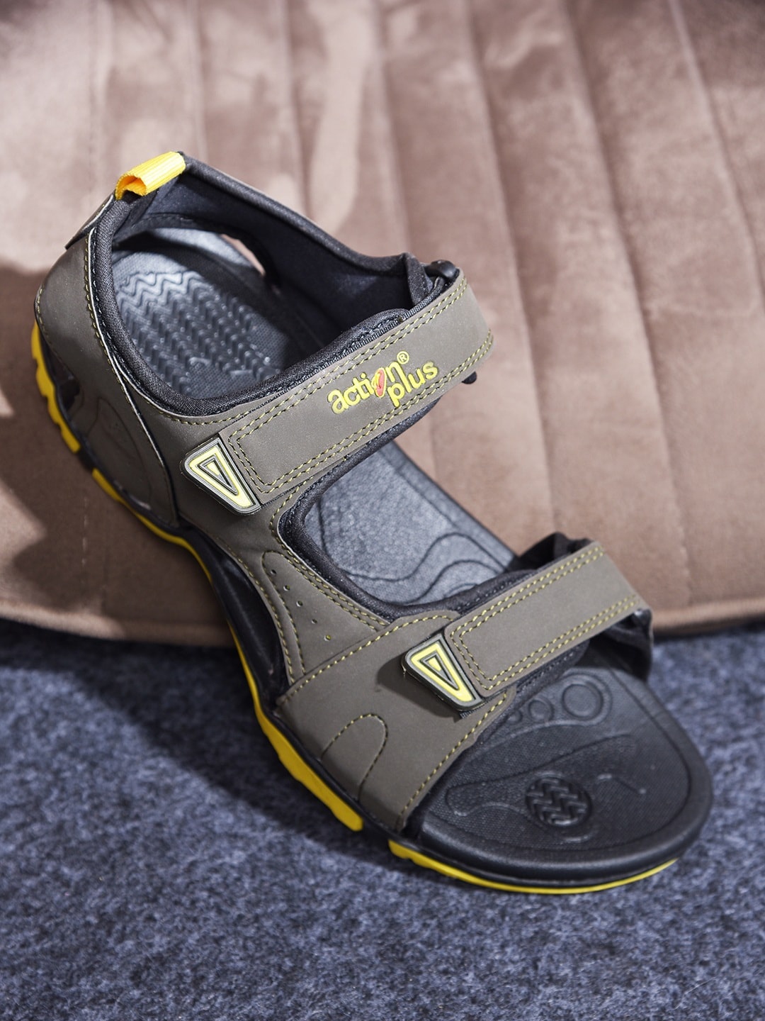 

Action Men Floater Sports Sandals With Velcro Closure, Olive