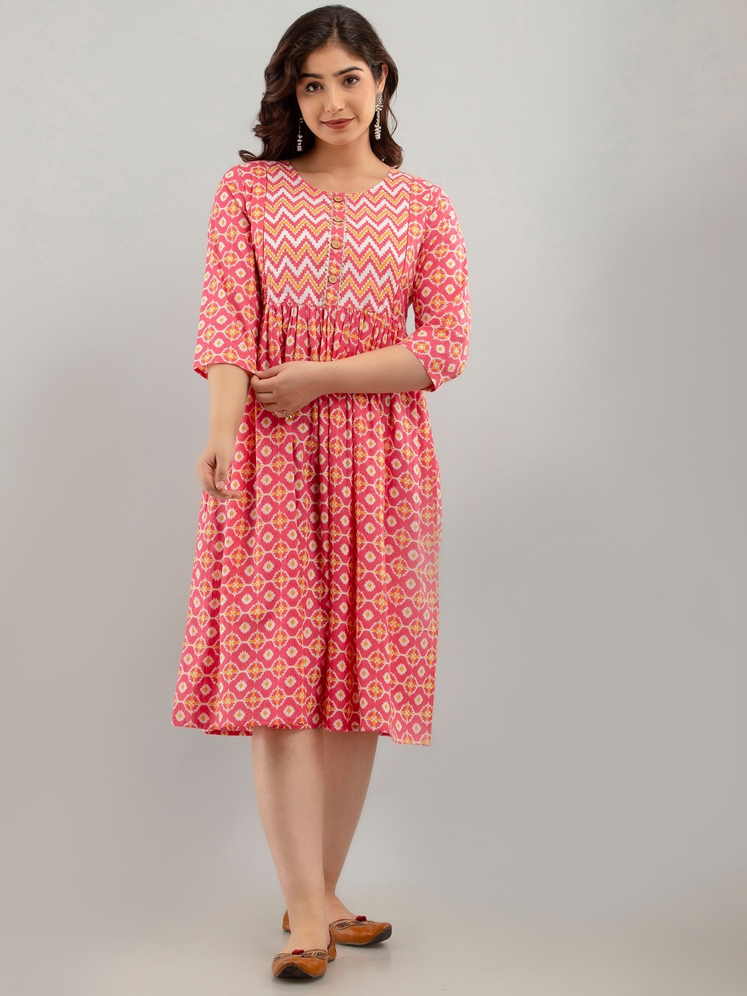 

CELEBRAVO Ethnic Motifs Printed Fit & Flare Pleated Gotta Patti Maternity Cotton Kurta, Pink