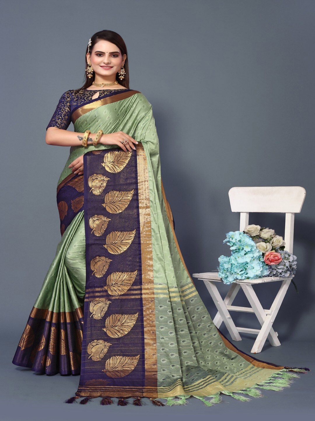 

Paramparik Textile Woven Design Zari Banarasi Saree, Green