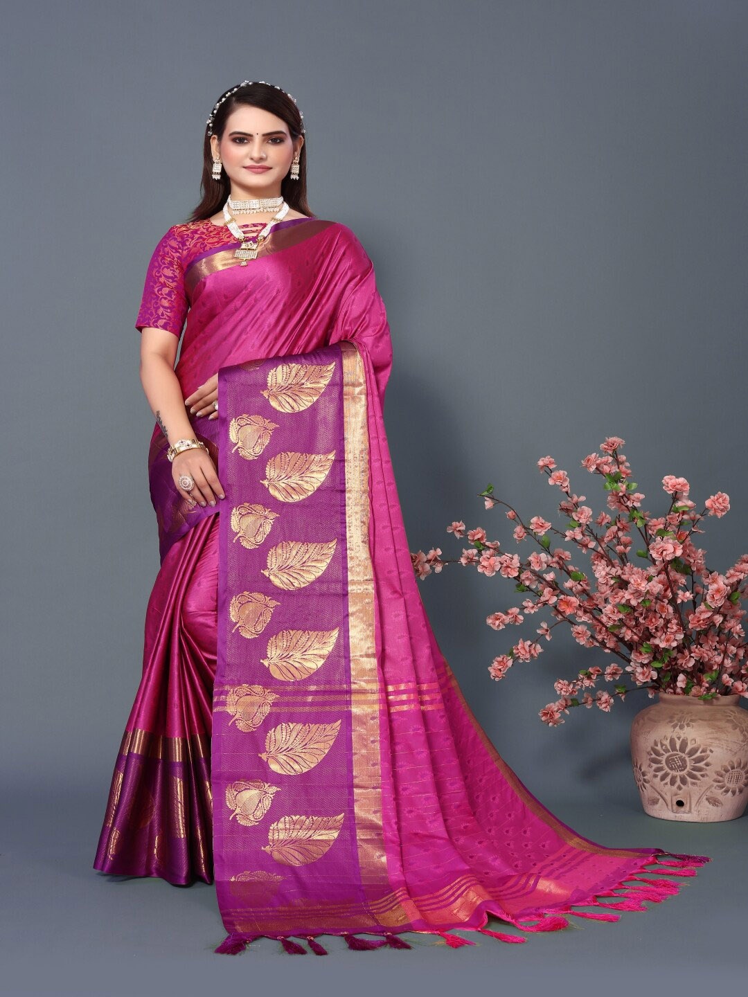 

Paramparik Textile Floral Woven Design Zari Silk Cotton Banarasi Saree, Pink