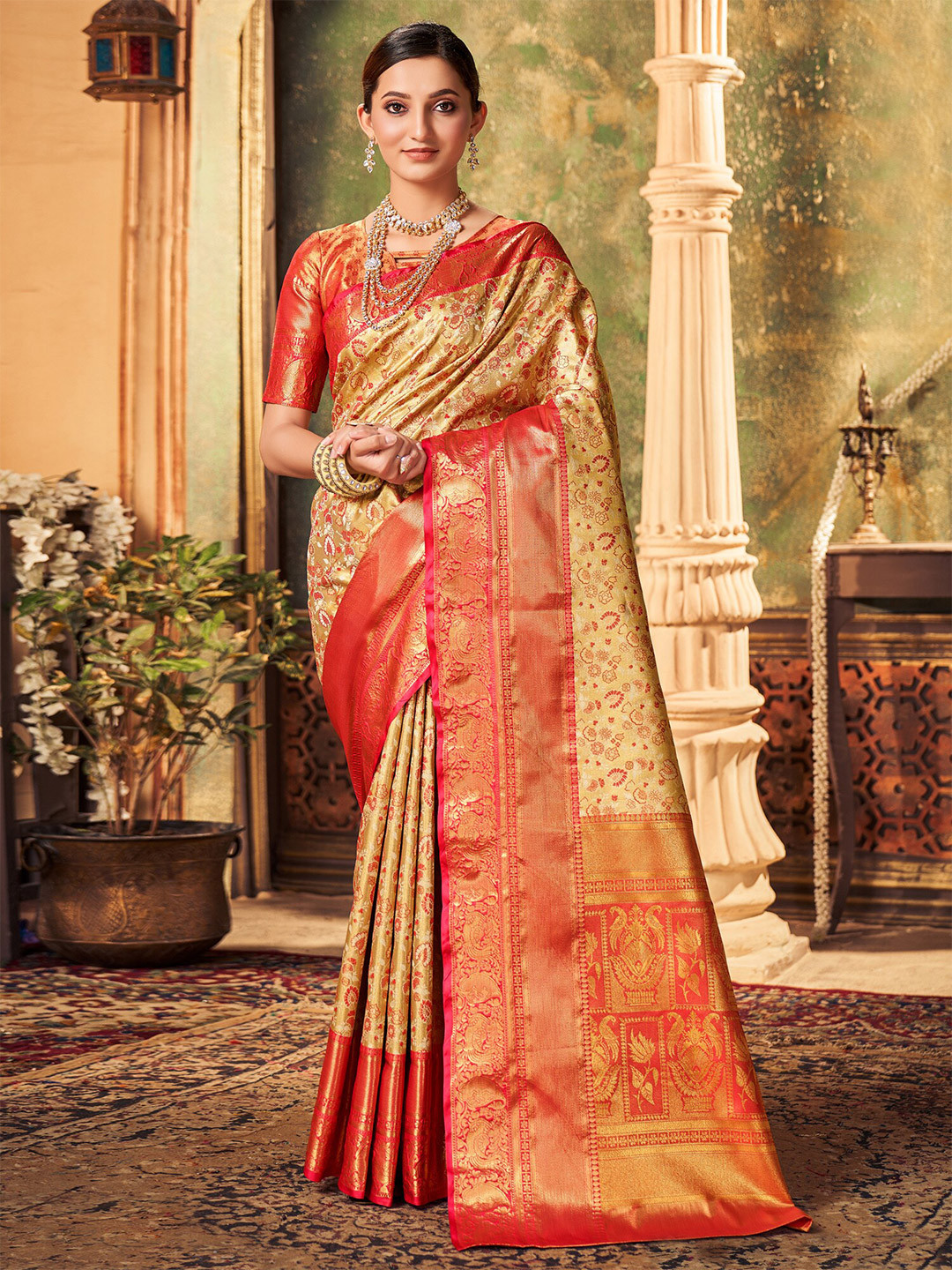 

Mitera Floral Woven Design Zari Saree, Gold