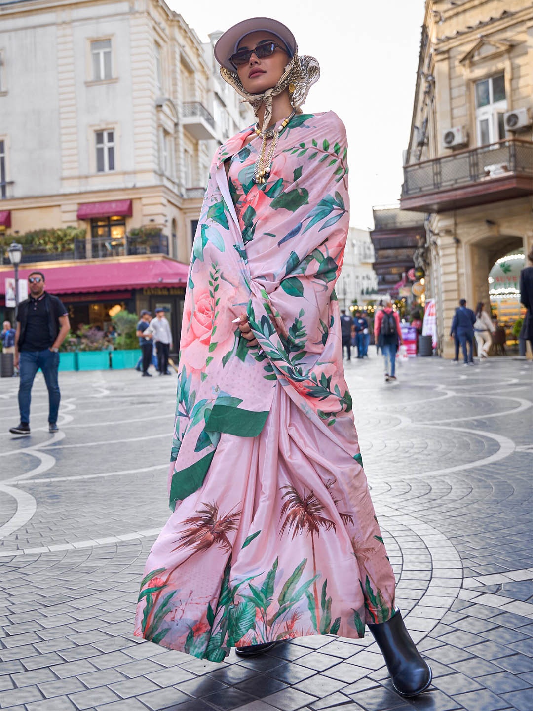 

Mitera Floral Printed Saree, Mauve