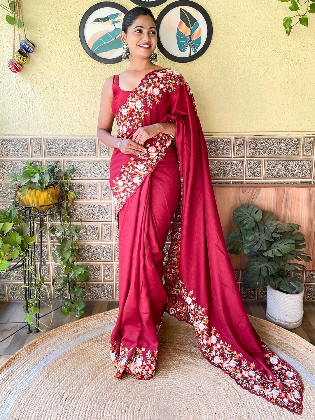 

Mitera Floral Embroidered Silk Blend Saree, Red