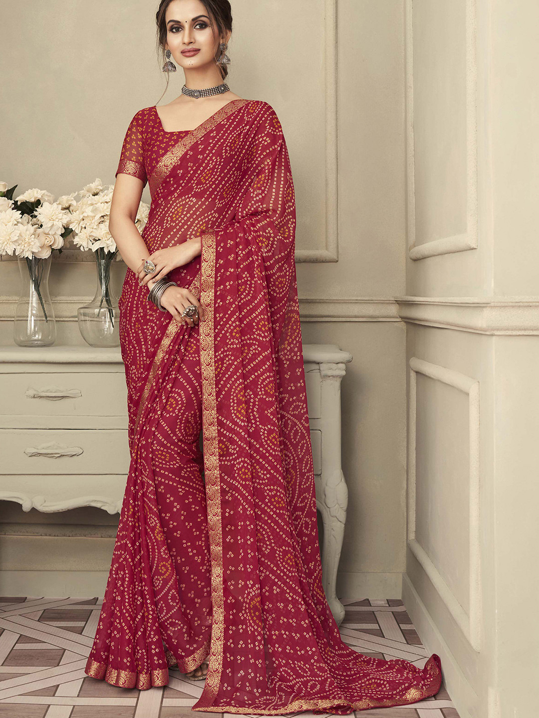 

Mitera Bandhani Printed Zari Saree, Red