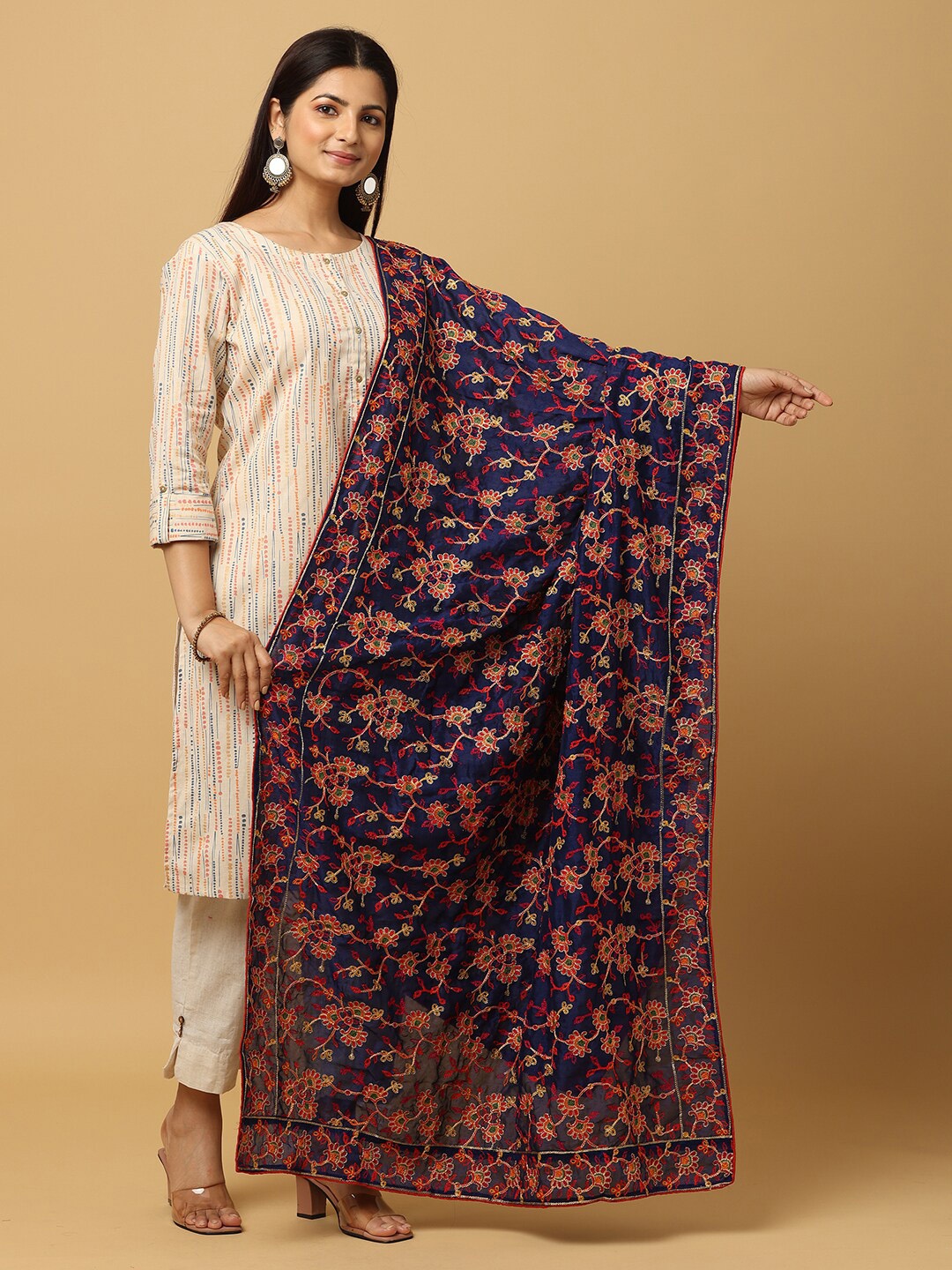 

VASTRANAND Floral Embroidered Dupatta, Navy blue