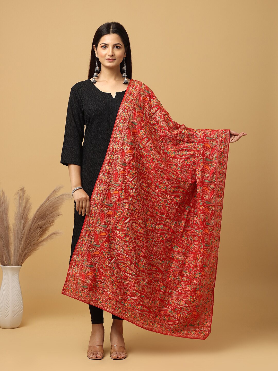 

VASTRANAND Ethnic Motifs Embroidered Dupatta, Red