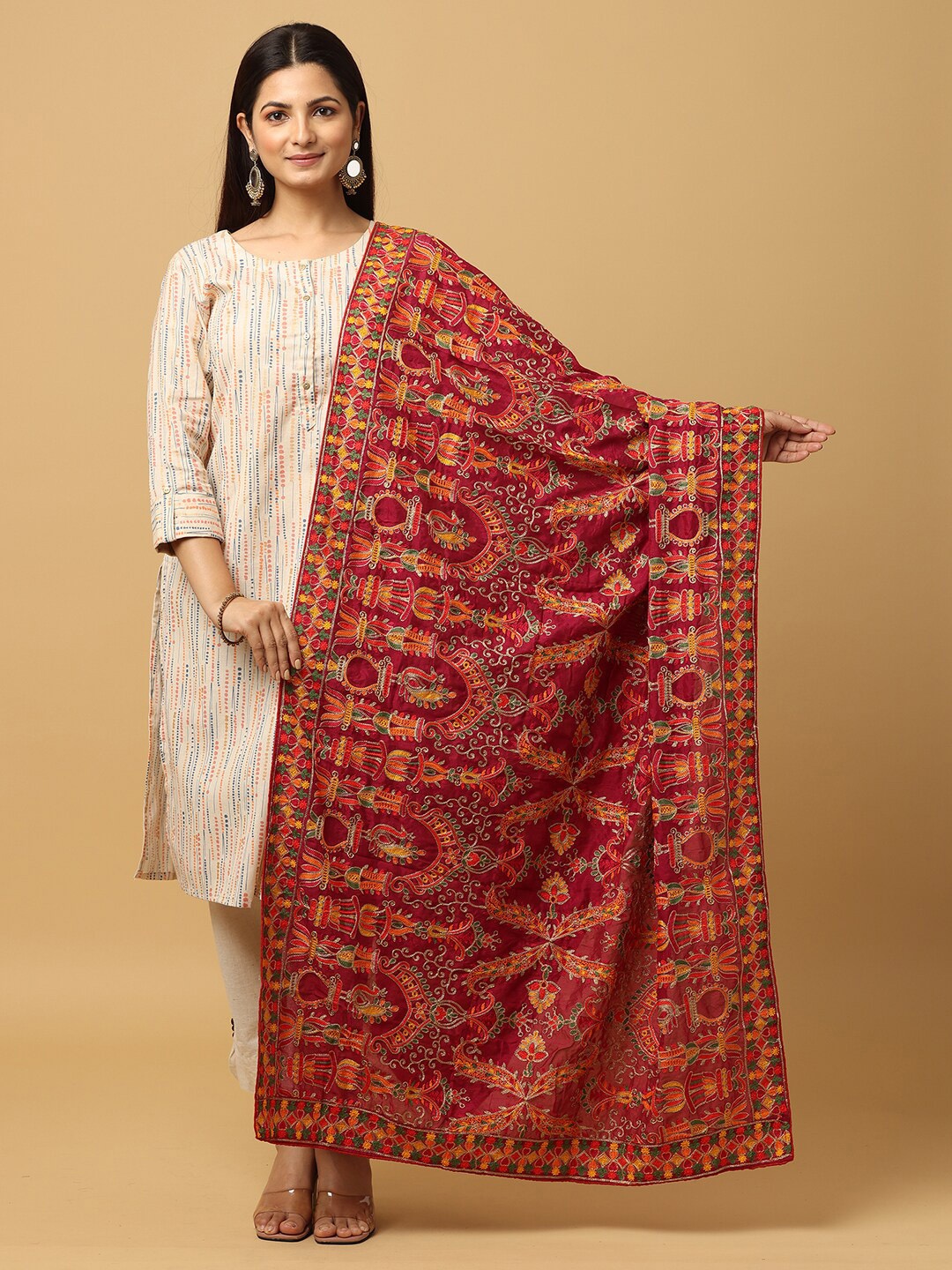

VASTRANAND Ethnic Motifs Embroidered Thread Work Dupatta, Burgundy