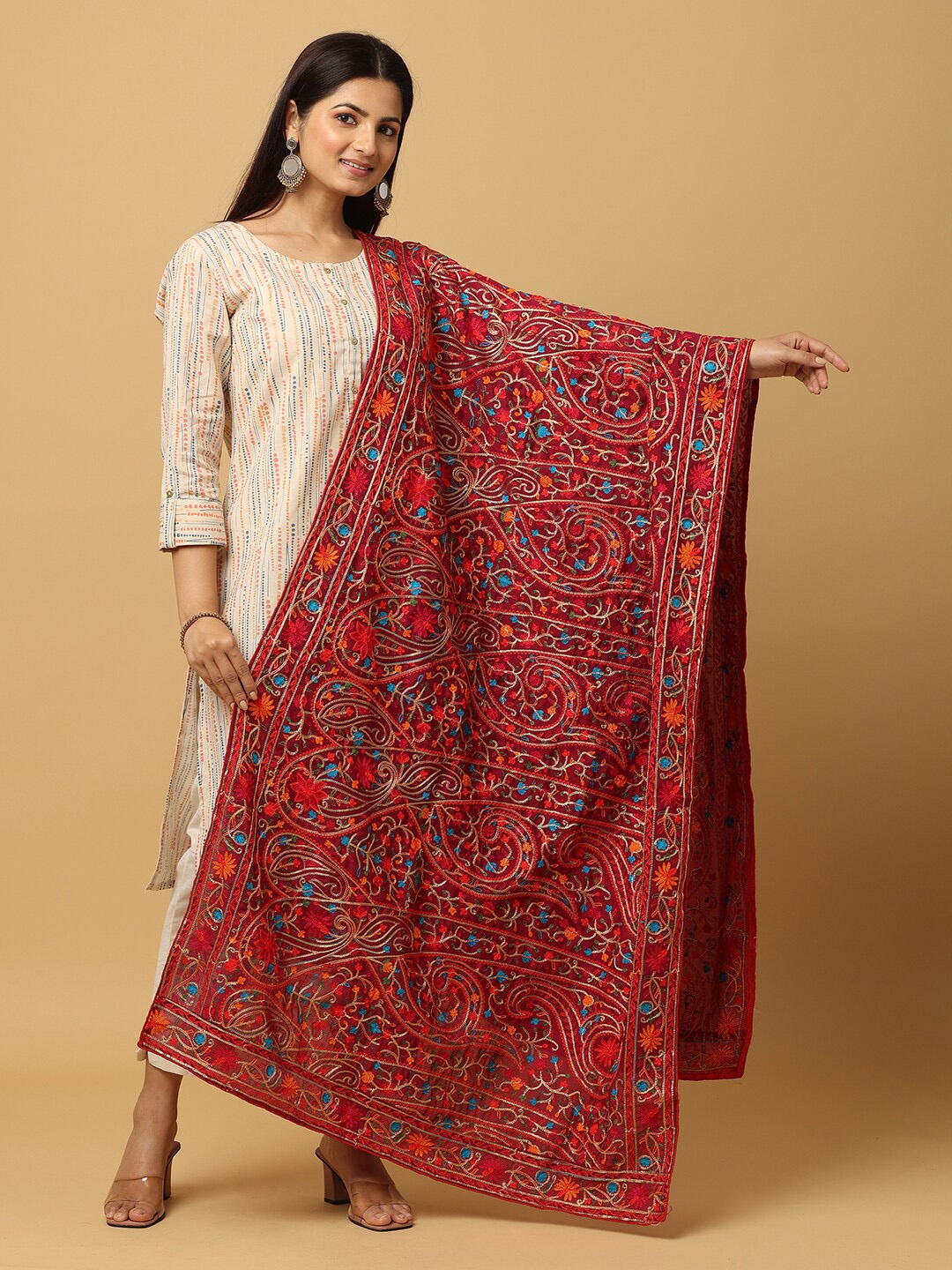 

VASTRANAND Ethnic Motifs Embroidered Dupatta With Thread Work, Burgundy