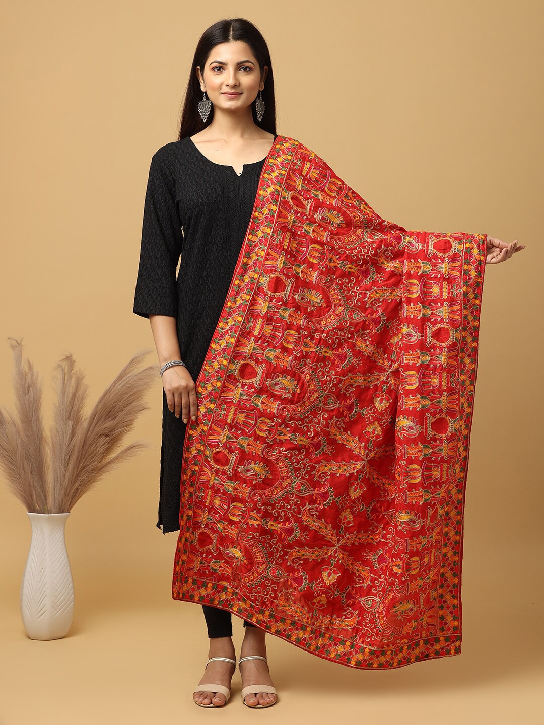 

VASTRANAND Ethnic Motifs Embroidered Kashmiri Dupatta with Thread Work, Red