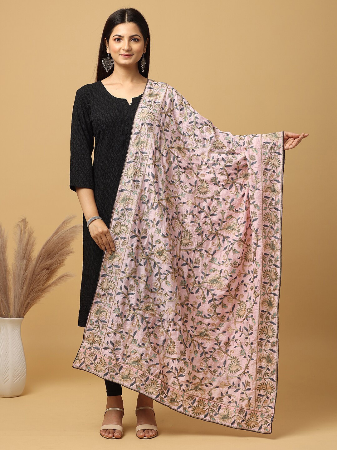 

VASTRANAND Ethnic Motifs Embroidered Dupatta With Kashmiri Thread Work, Rose