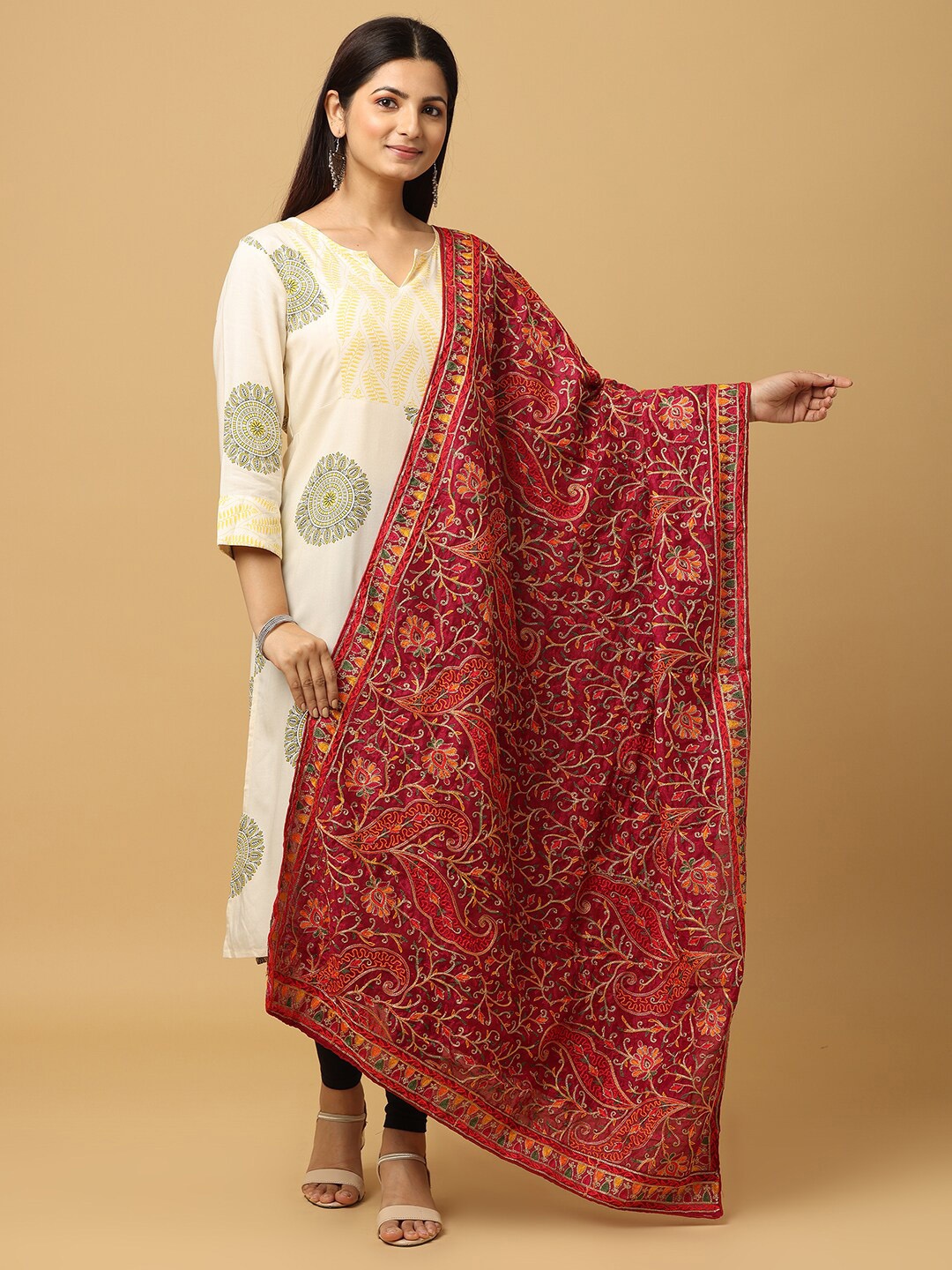 

VASTRANAND Paisley Embroidered Thread Work Dupatta, Burgundy