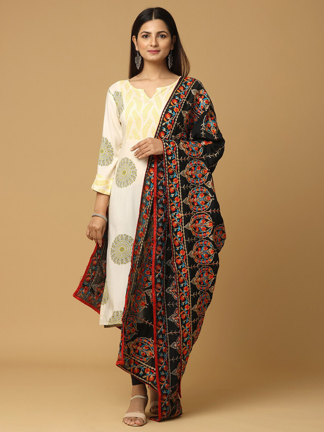 

VASTRANAND Ethnic Motifs Embroidered Thread Work Dupatta, Black