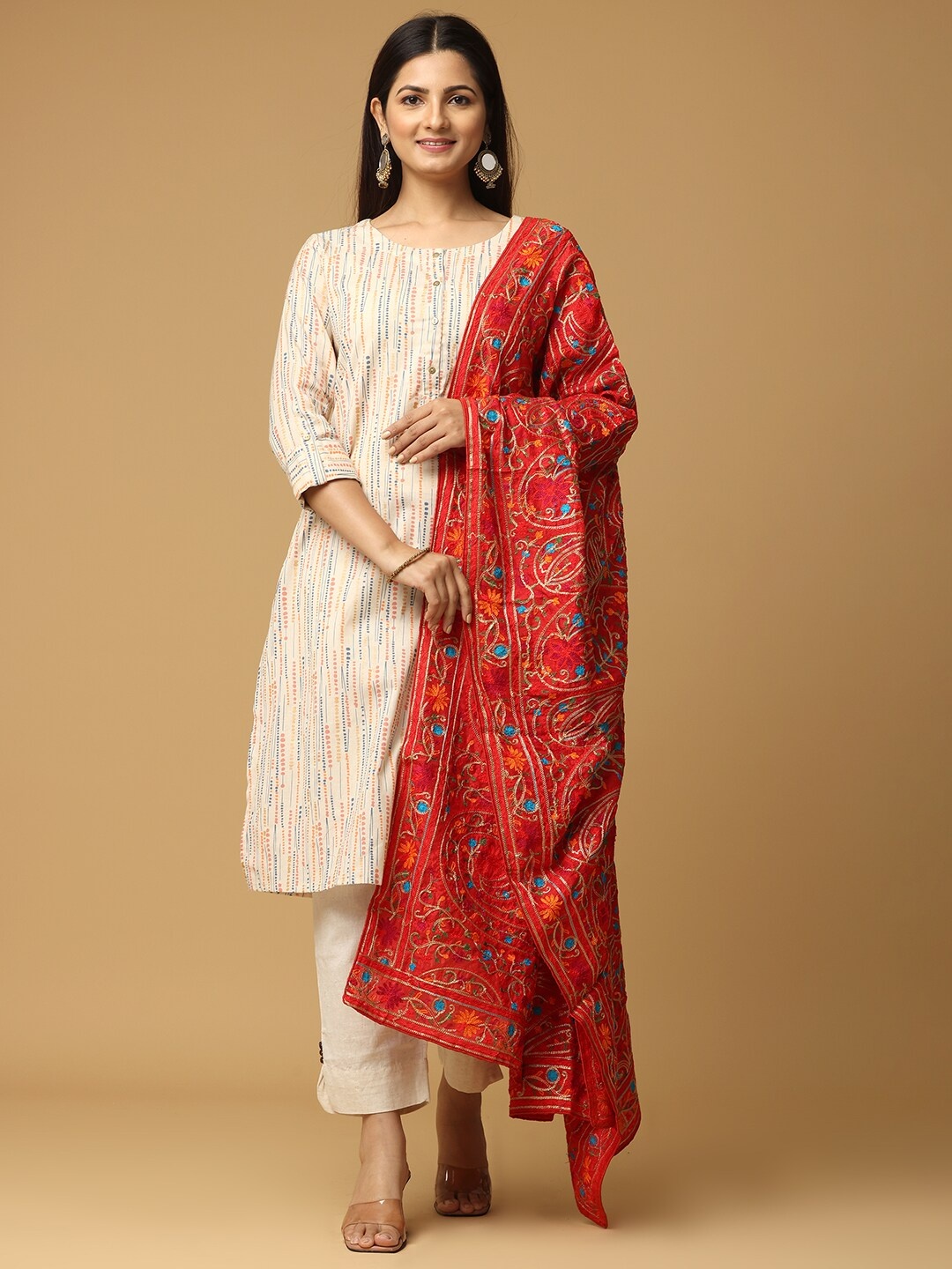 

VASTRANAND Ethnic Motifs Embroidered Dupatta with Thread Work, Red