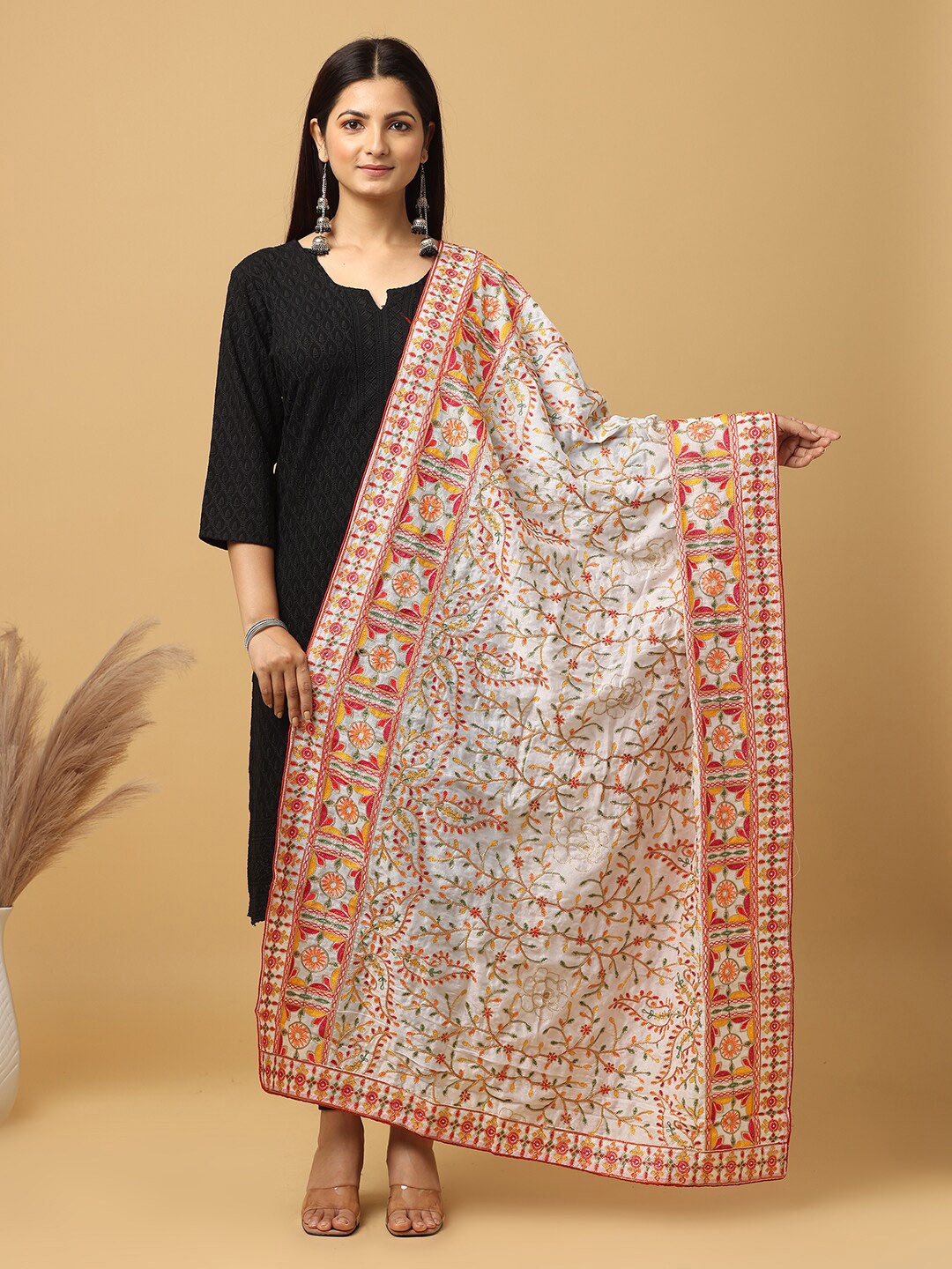 

VASTRANAND Ethnic Motifs Embroidered Dupatta with Thread Work, White