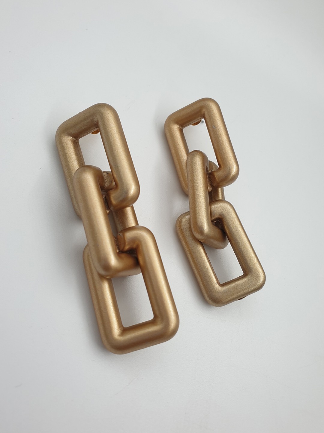 

ISHKAARA Gold-Toned Contemporary Drop Earrings